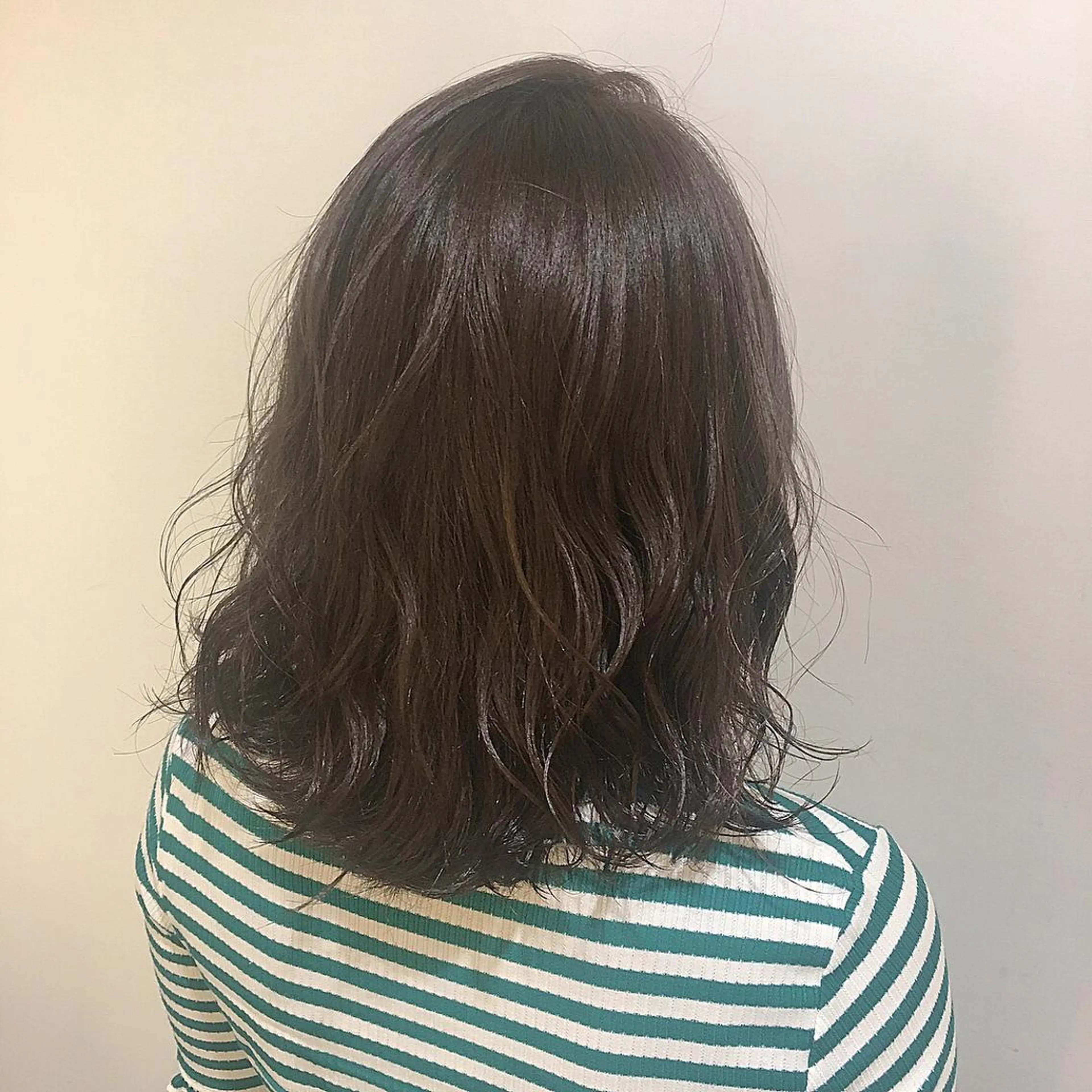 カラー 山口 莉奈のヘアスタイル