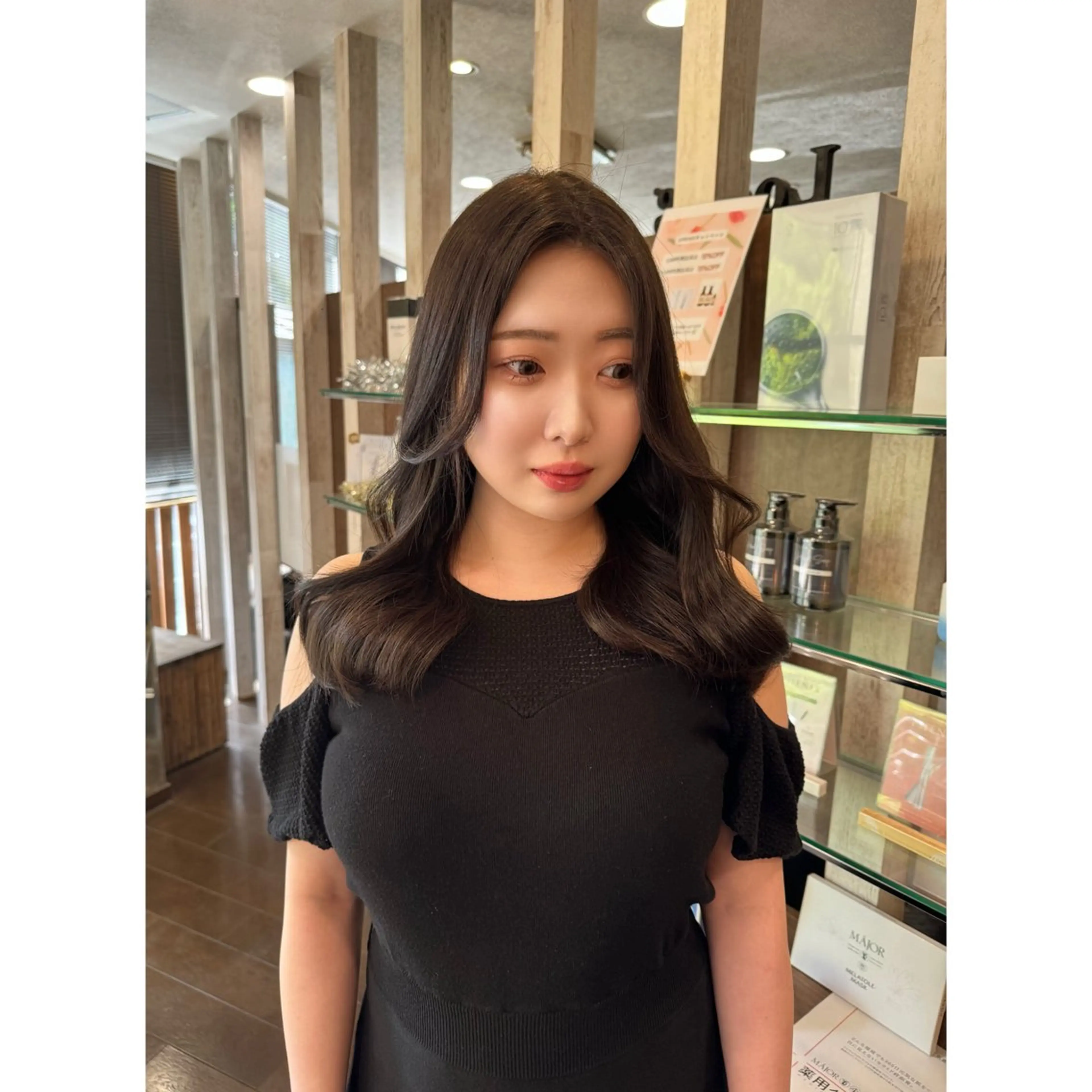 ロング ヘアカラー ハイトーン/ ダブルカラー/透明感のヘアスタイル