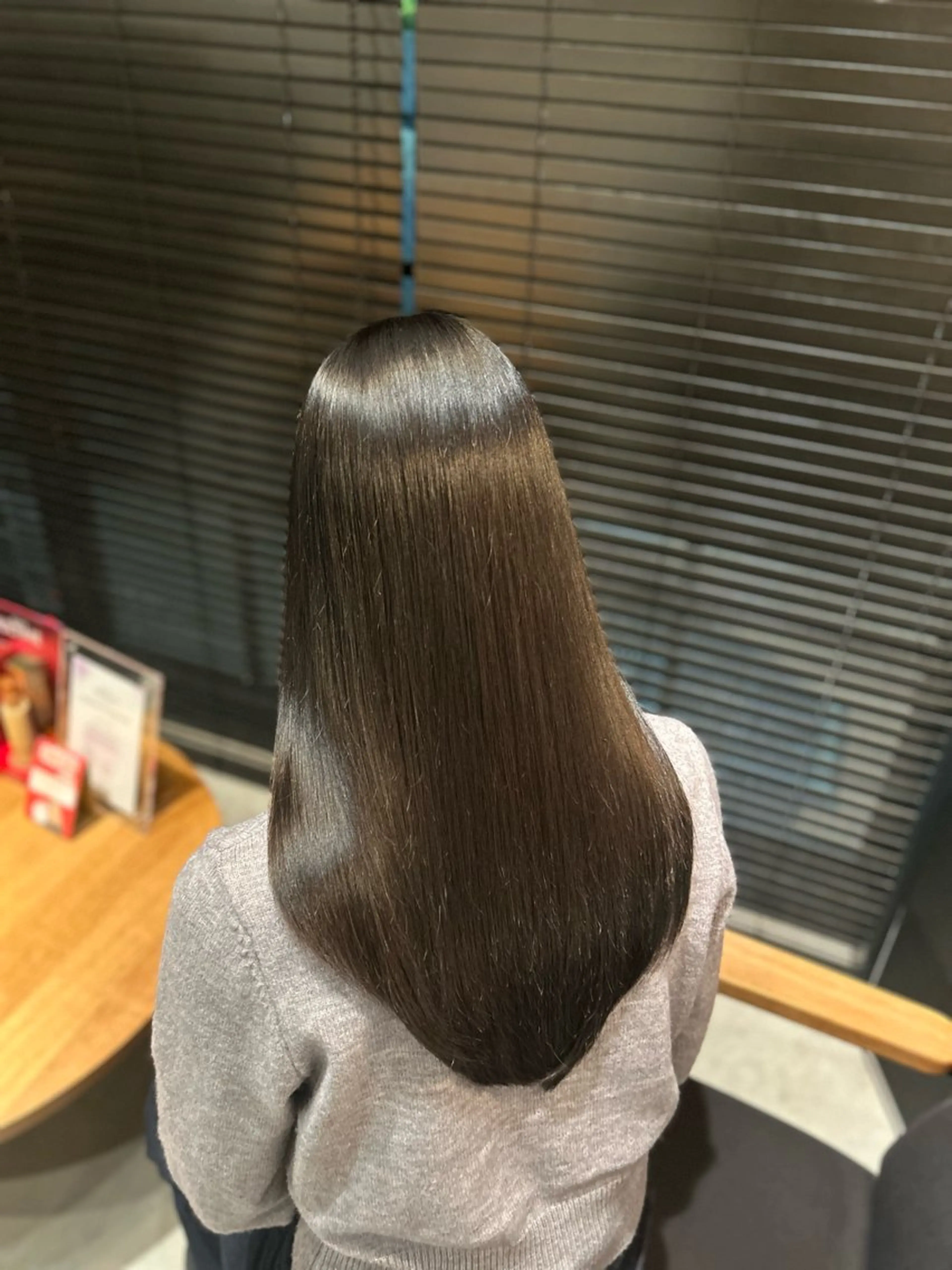 ロング カラー organic＋atelier所属・りお ブリーチカラーのヘアスタイル