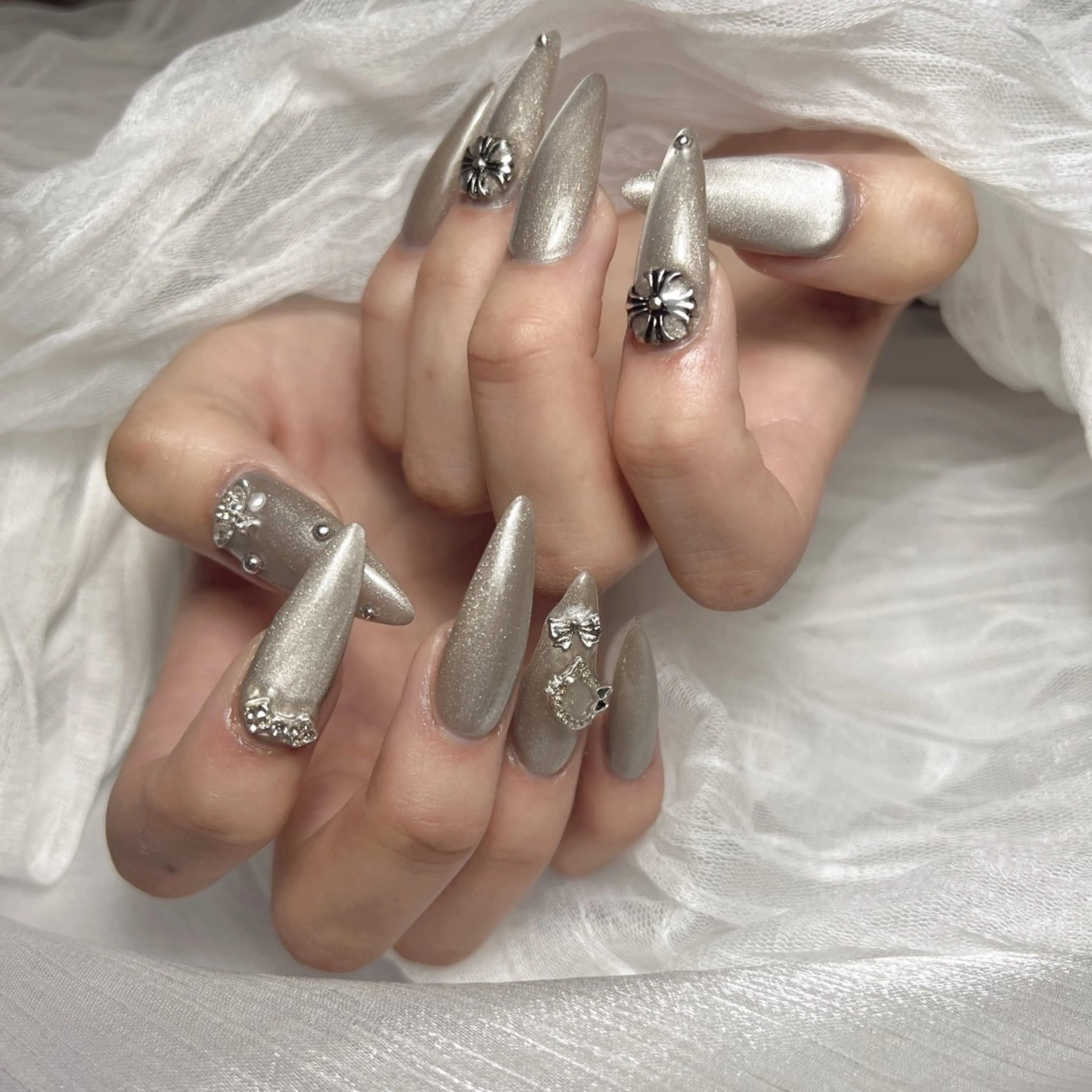 ネイル 長さ出し フットネイル フレンチネイル ガラスフレンチ グラデーション ハンドネイル M2beauty Renaのネイルデザイン