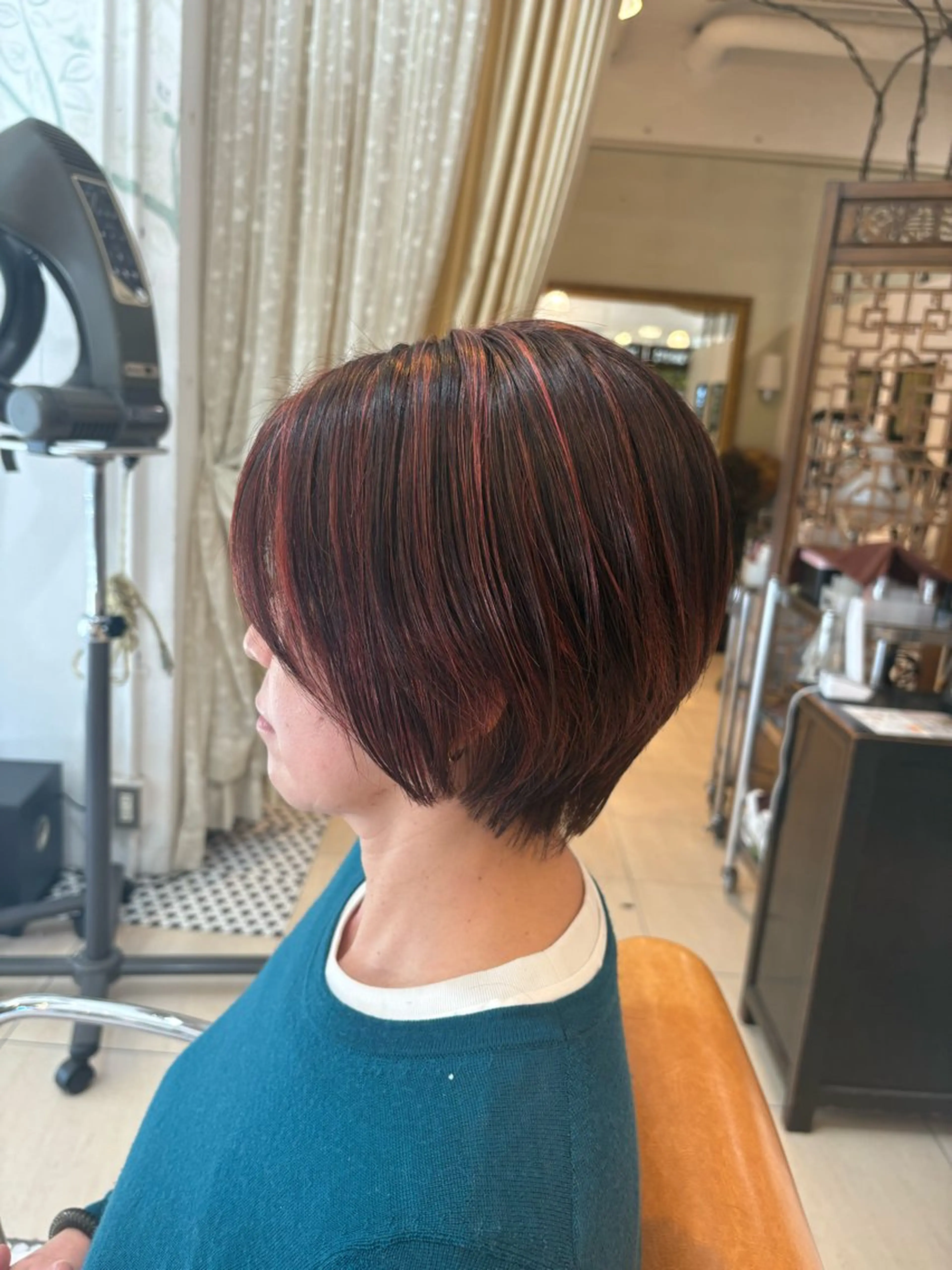 ショート ハイライト カット ヘアカラー 菊池 菜月のヘアスタイル