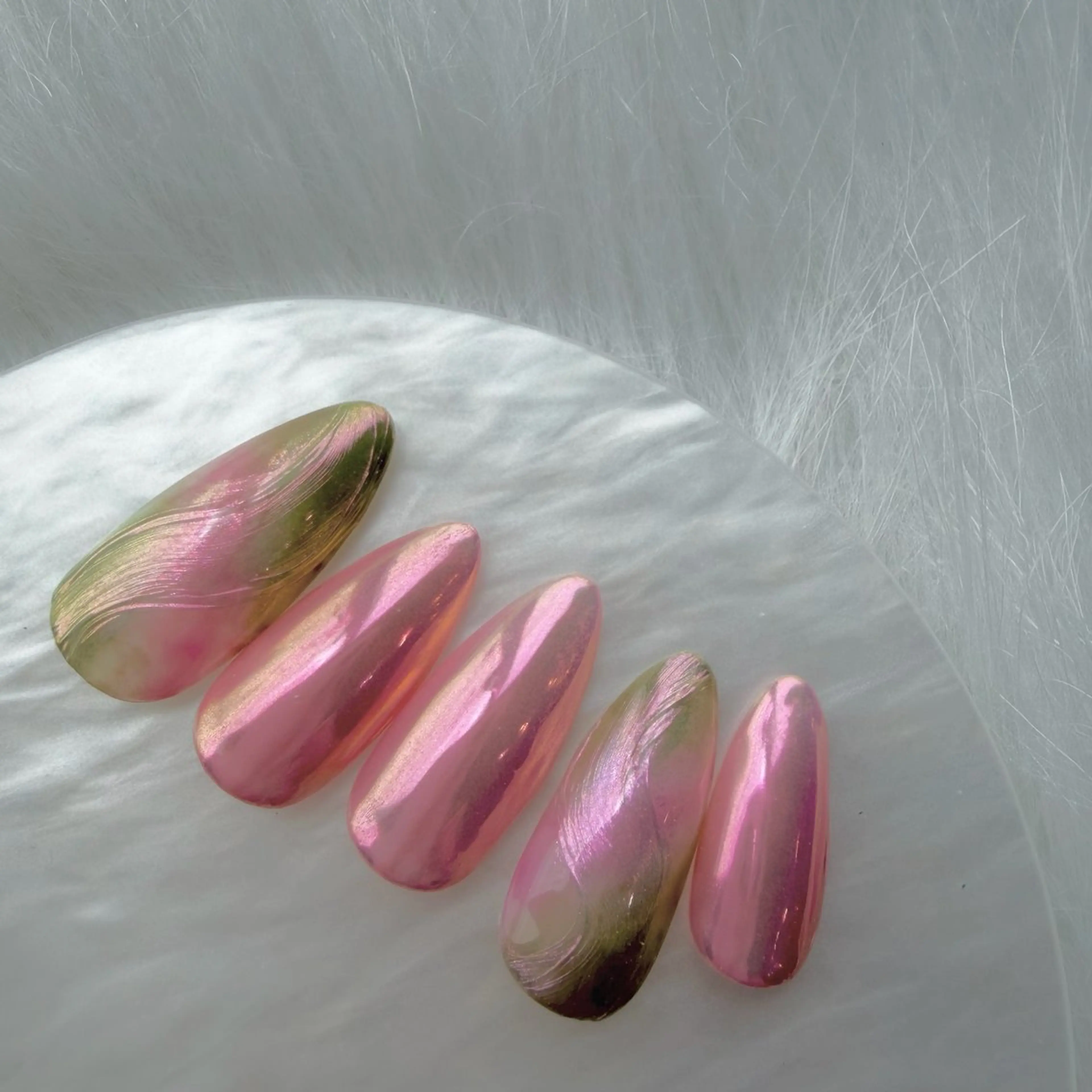 ネイル アートネイル ミラーネイル ニュアンスネイル ピンク シンプルネイル ハンドネイル MEI 🍑 nail OAKのネイルデザイン