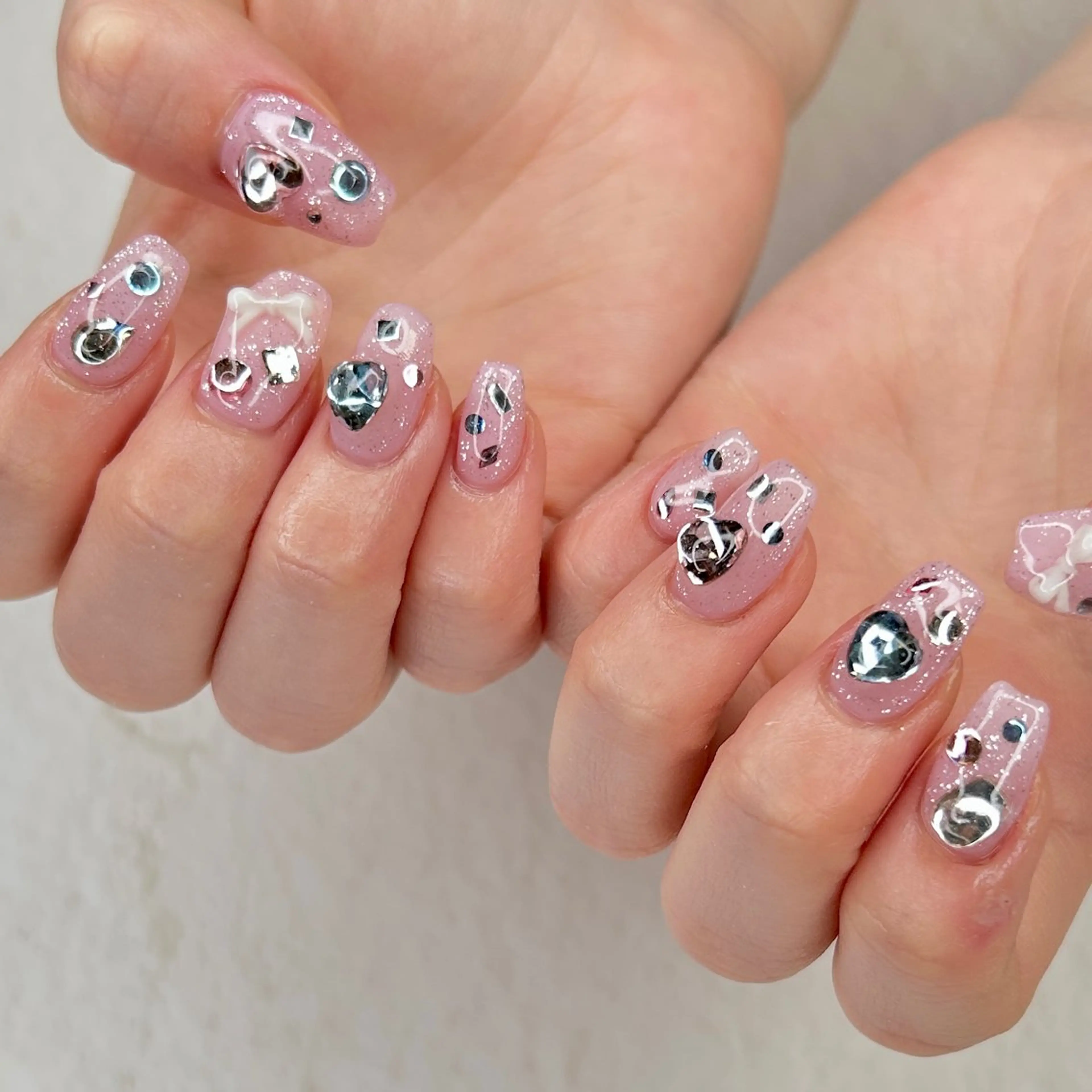 ネイル ハンドネイル フットネイル ease NAIL SALONのネイルデザイン