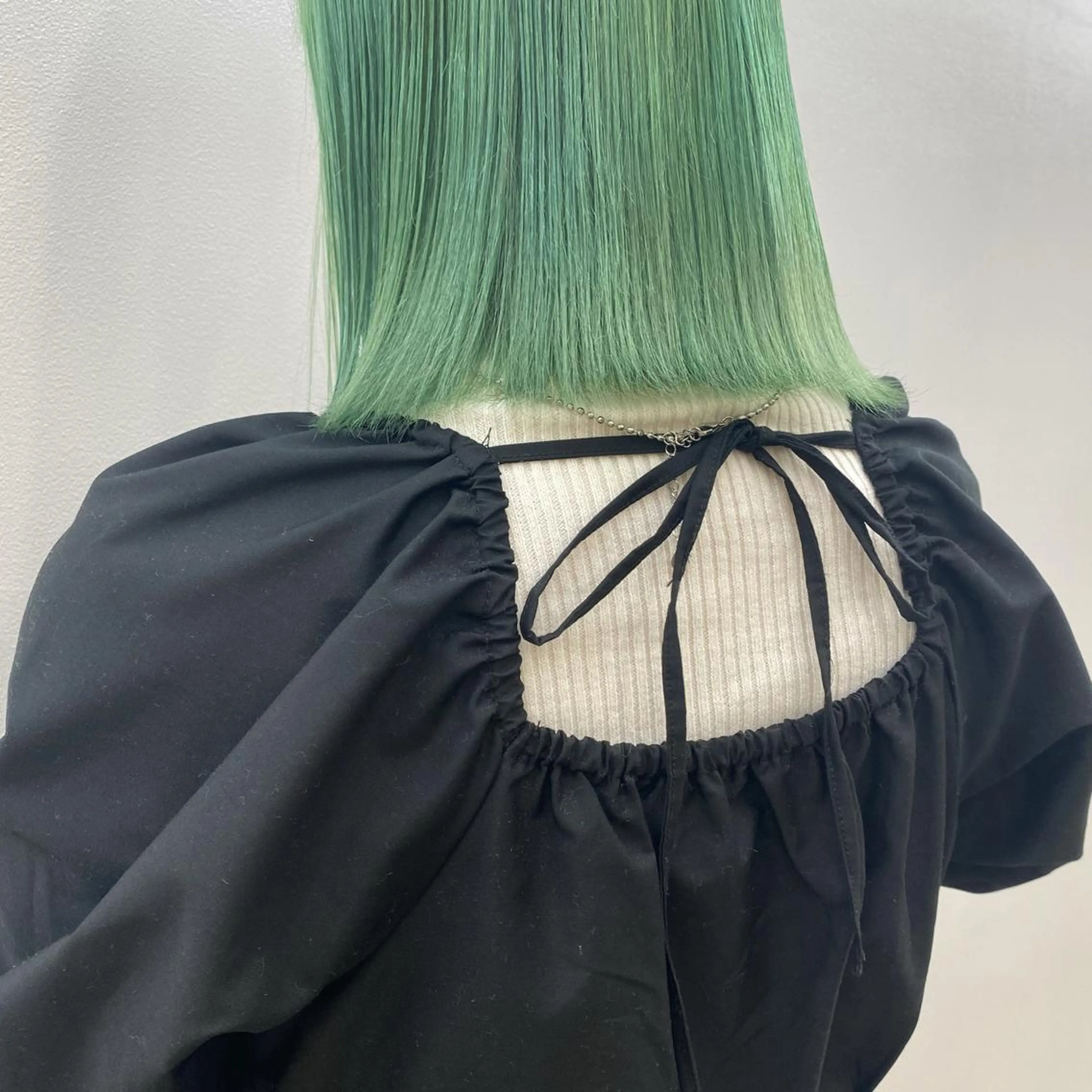 セミロング カラー ヘアアレンジ ミント ミントグリーン ヘアカラー トリートメント 🎨ハイトーン/ 切りっぱなし みつきのヘアスタイル