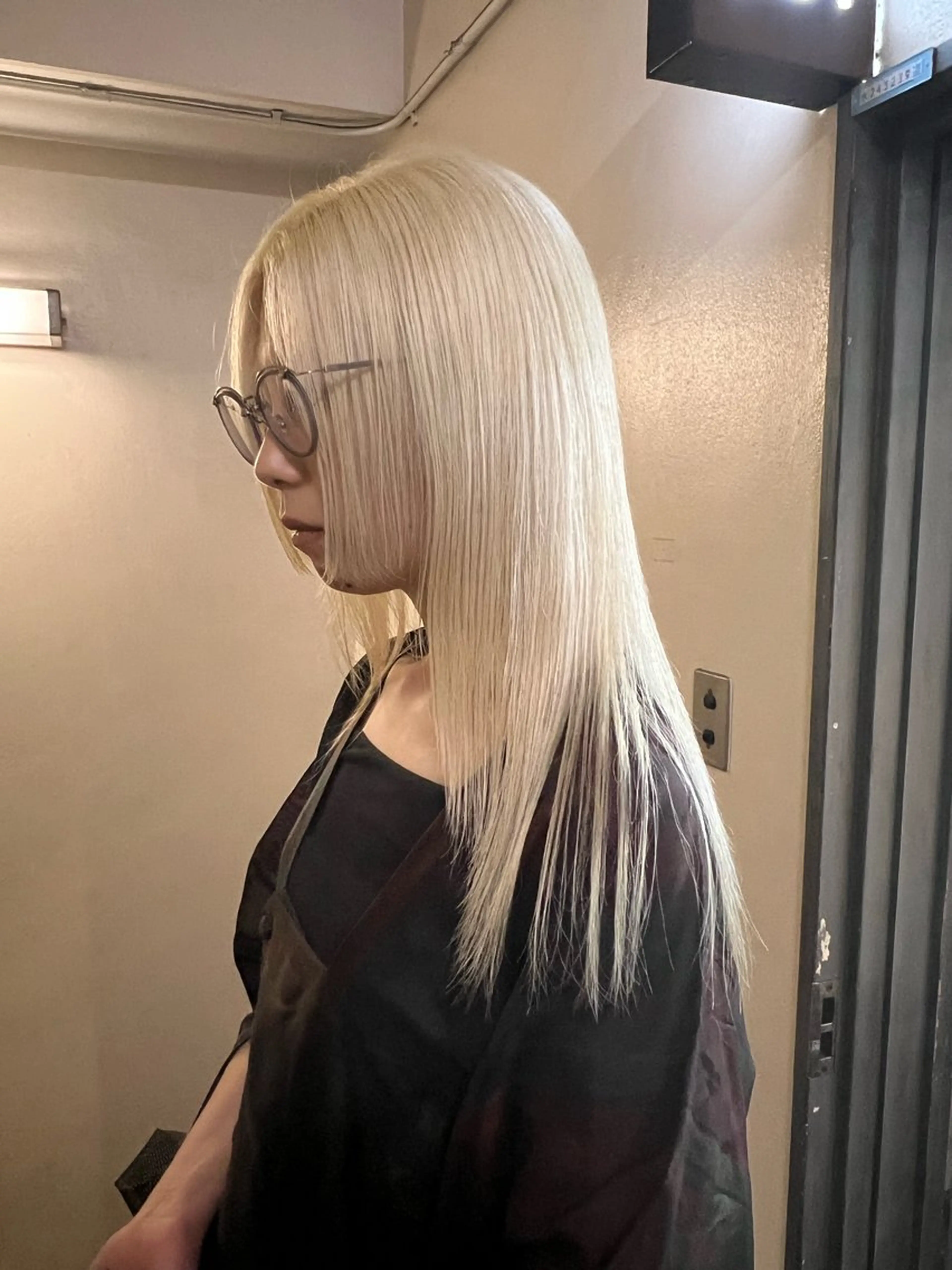 【🫂1番人気✨️ダメージレスケアブリーチ】カット+エフェクトブリーチ+カラー+2stepトリートメントの写真