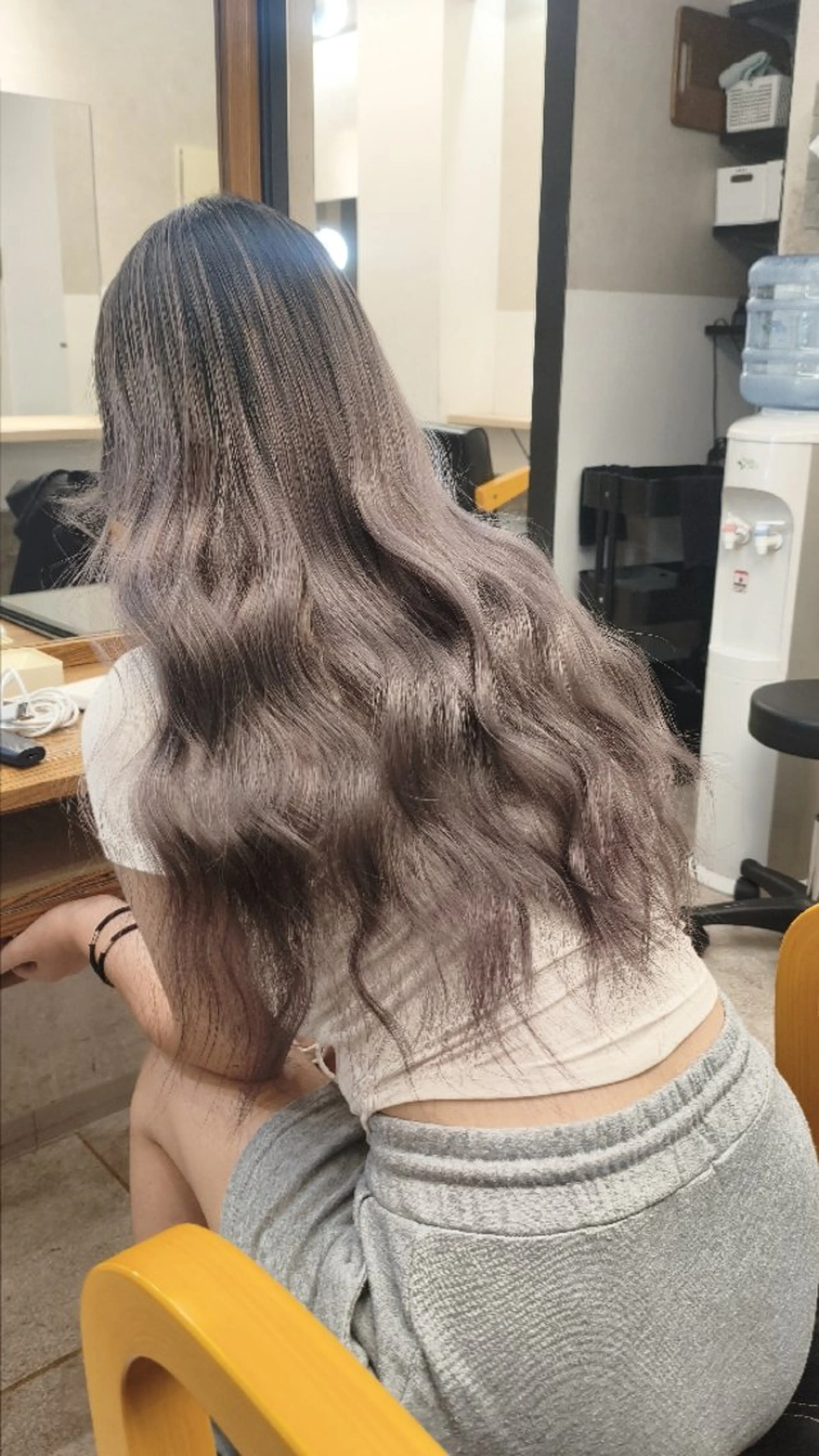 ロング レイヤーカット カット ヘアカラー たつや/ハイトーン/ バレイヤージュ/寒色のヘアスタイル