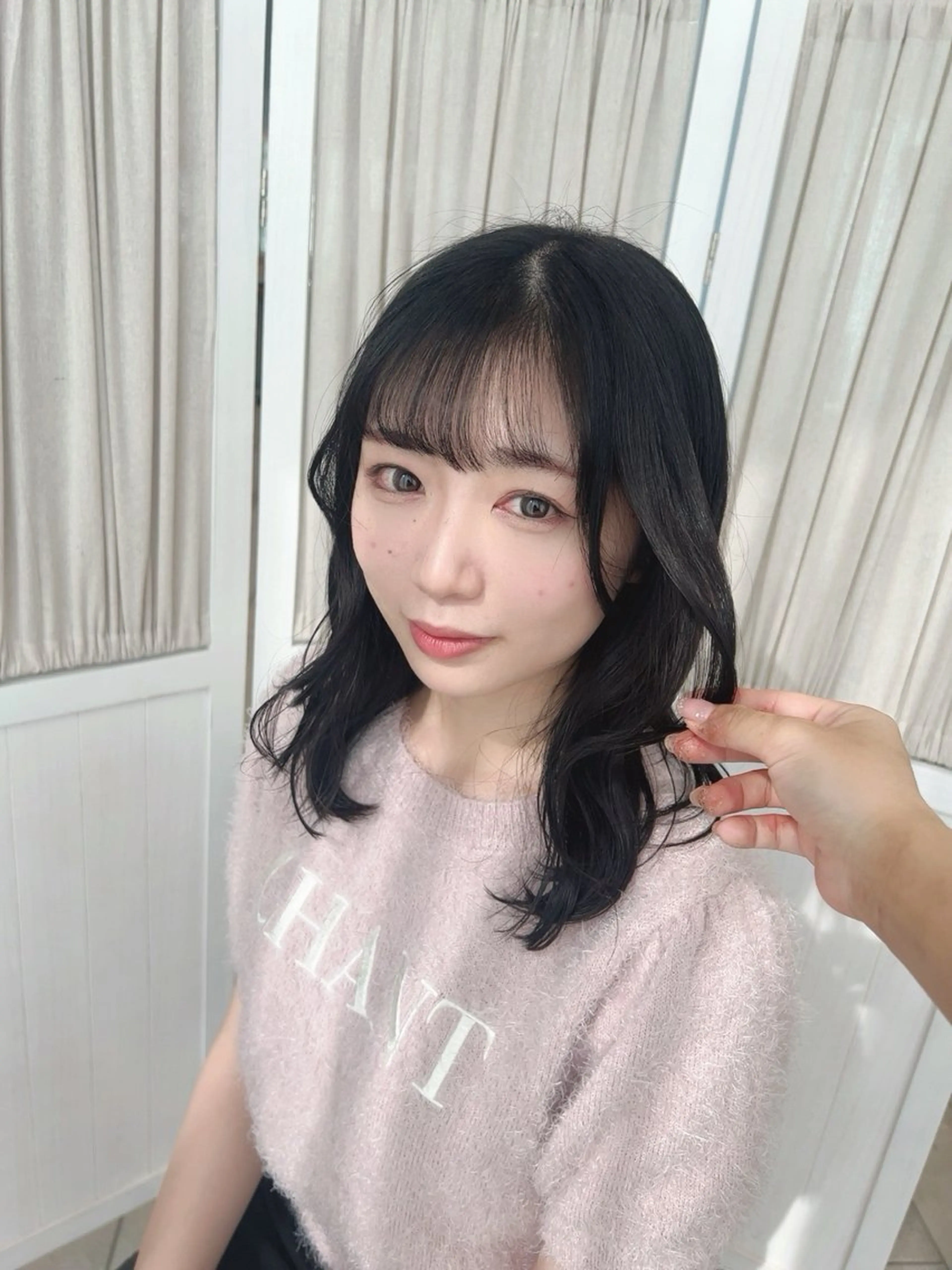 ミディアム 顔まわりレイヤー 顔周りカット レイヤーカット 小顔カット ヘアアレンジ🪿イデ ミユウ🪿のヘアスタイル