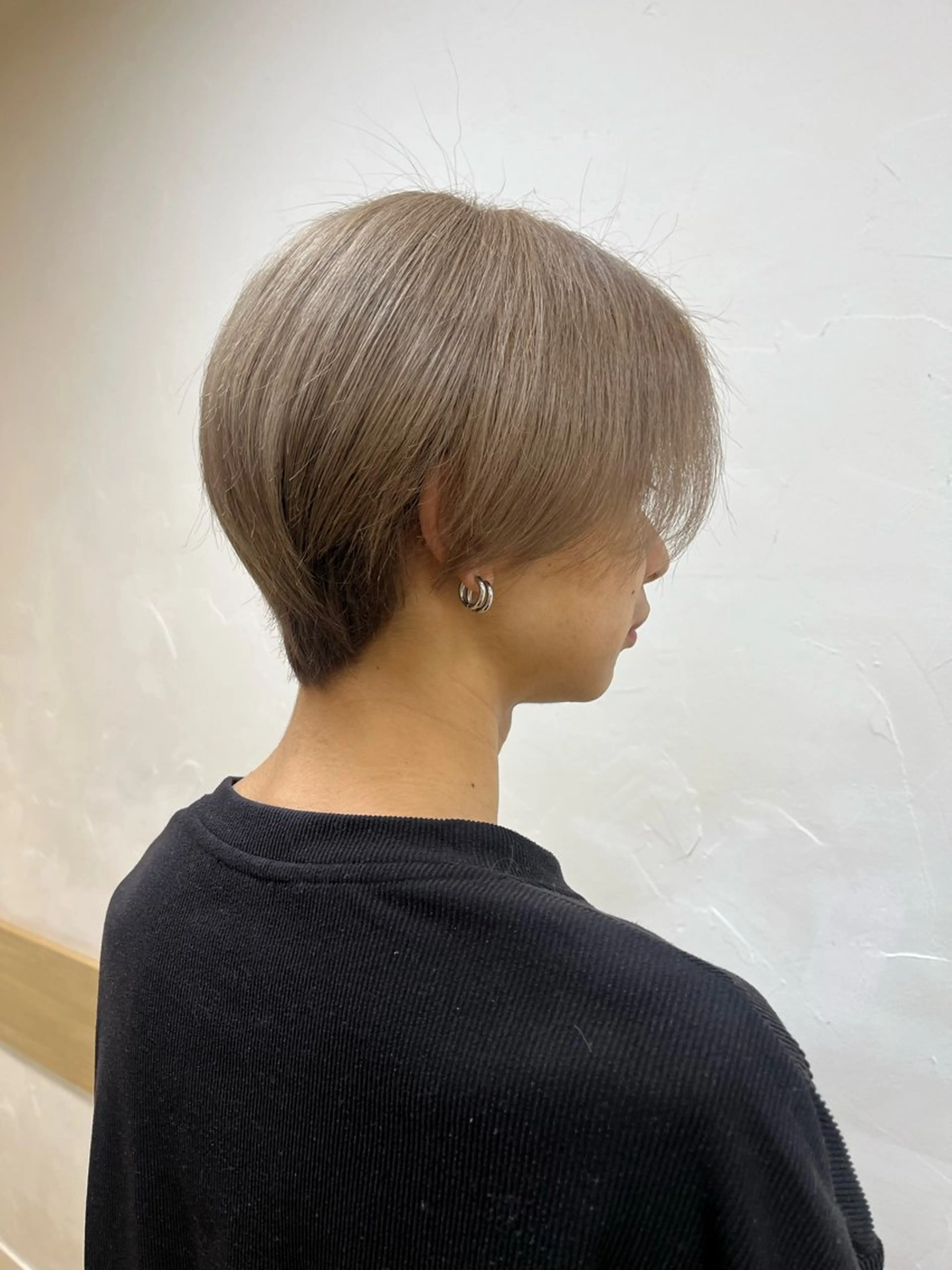 カラー 末廣 香奈のヘアスタイル