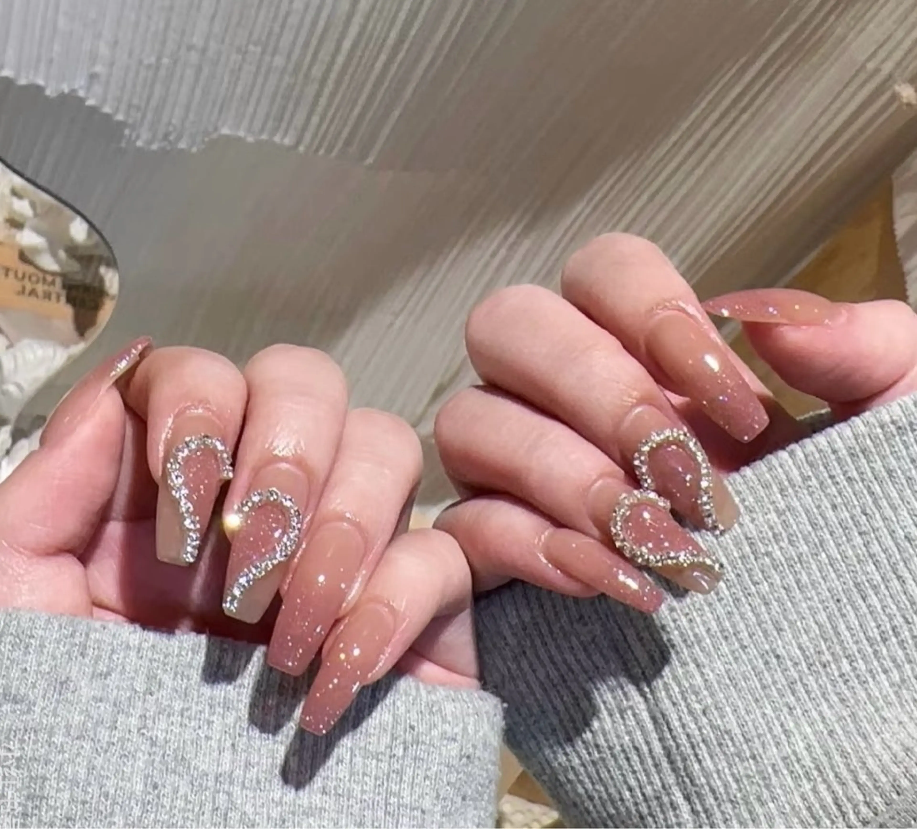 「チップ長さ出し」ワンホンネイル⭐️小物つけ放題コースの写真