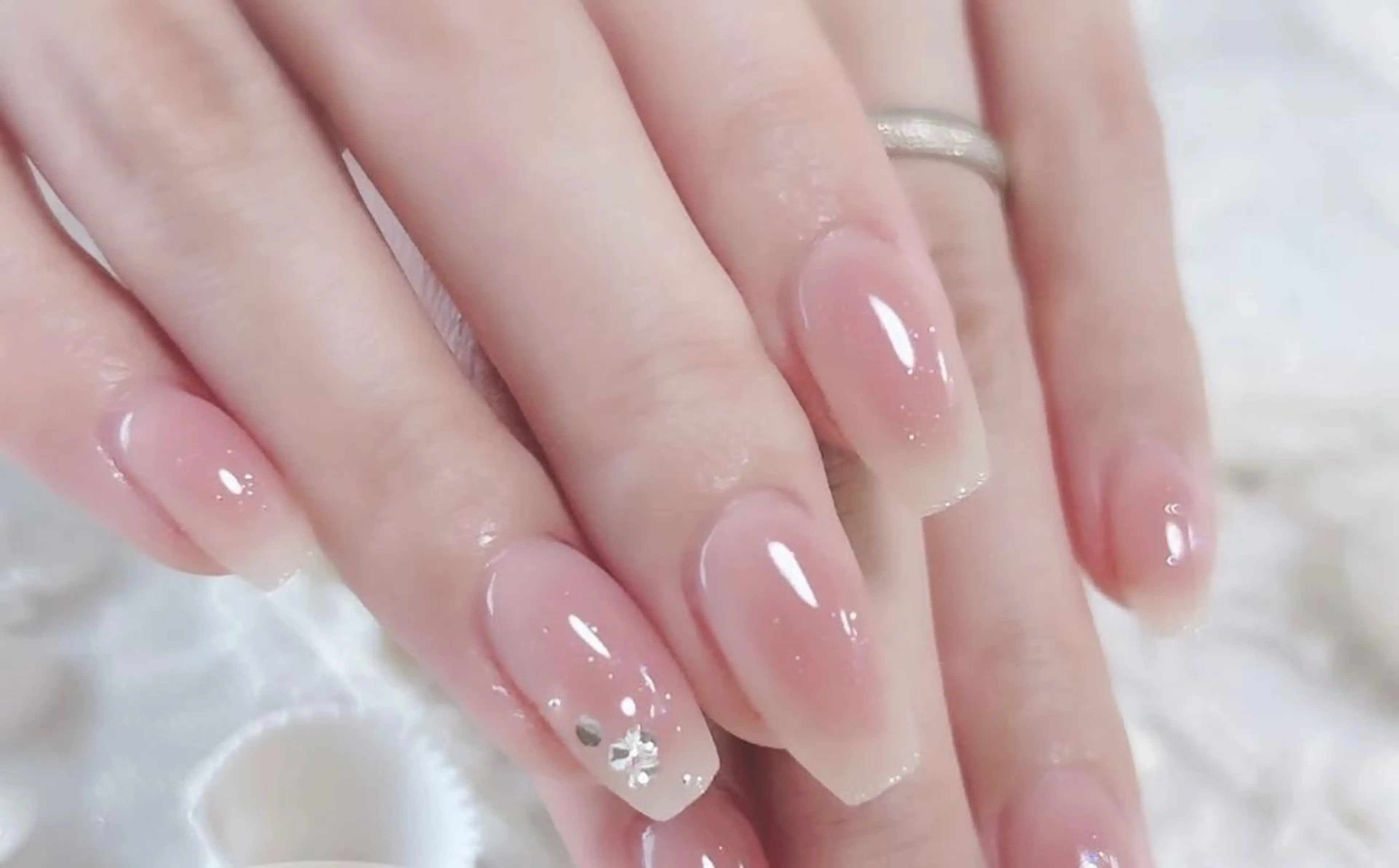 ネイル シンプルネイル ハンドネイル RINN ANA.CHUOのネイルデザイン