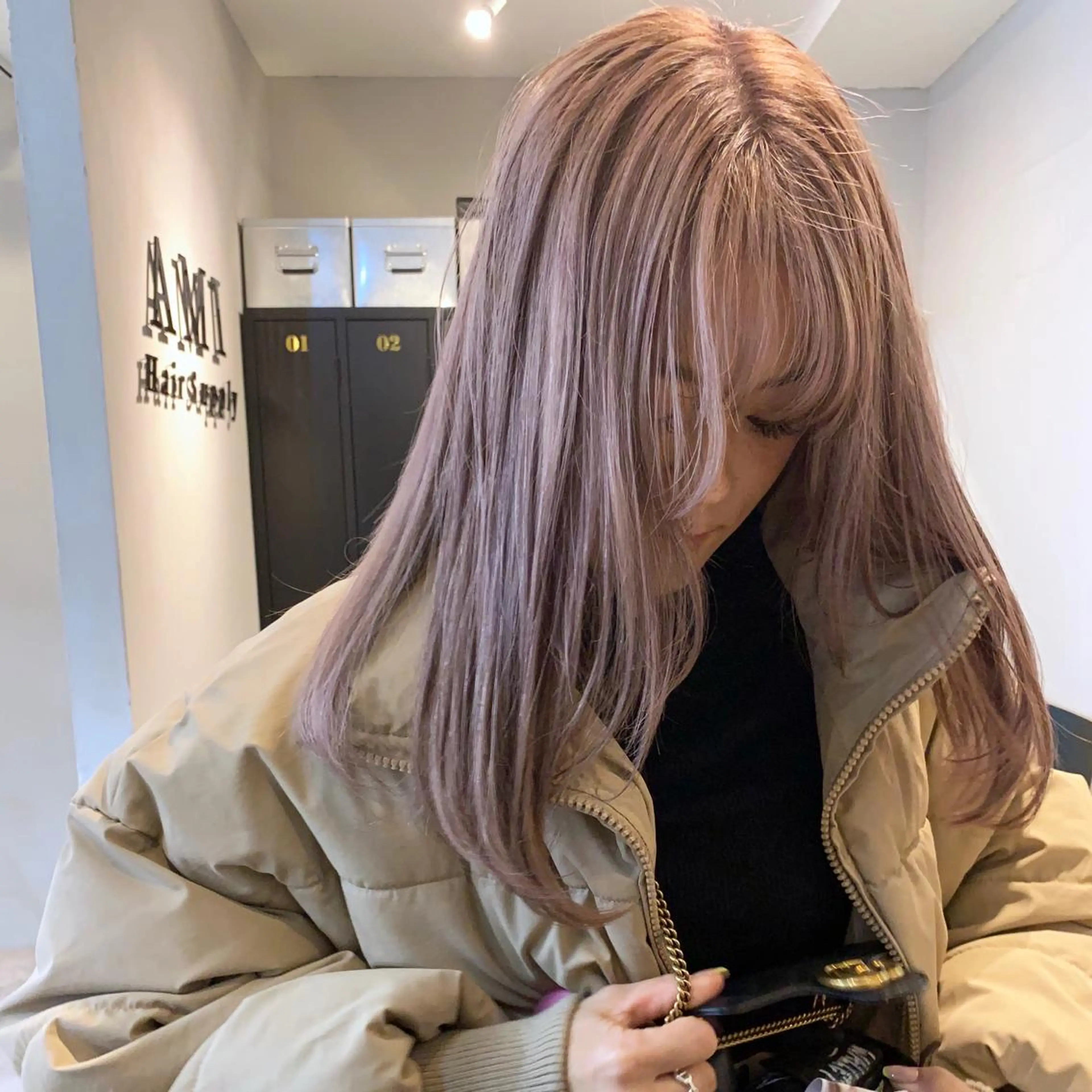 セミロング カラー ブリーチ カット ヘアカラー トリートメント YUSUKE レイヤーカットカラーのヘアスタイル