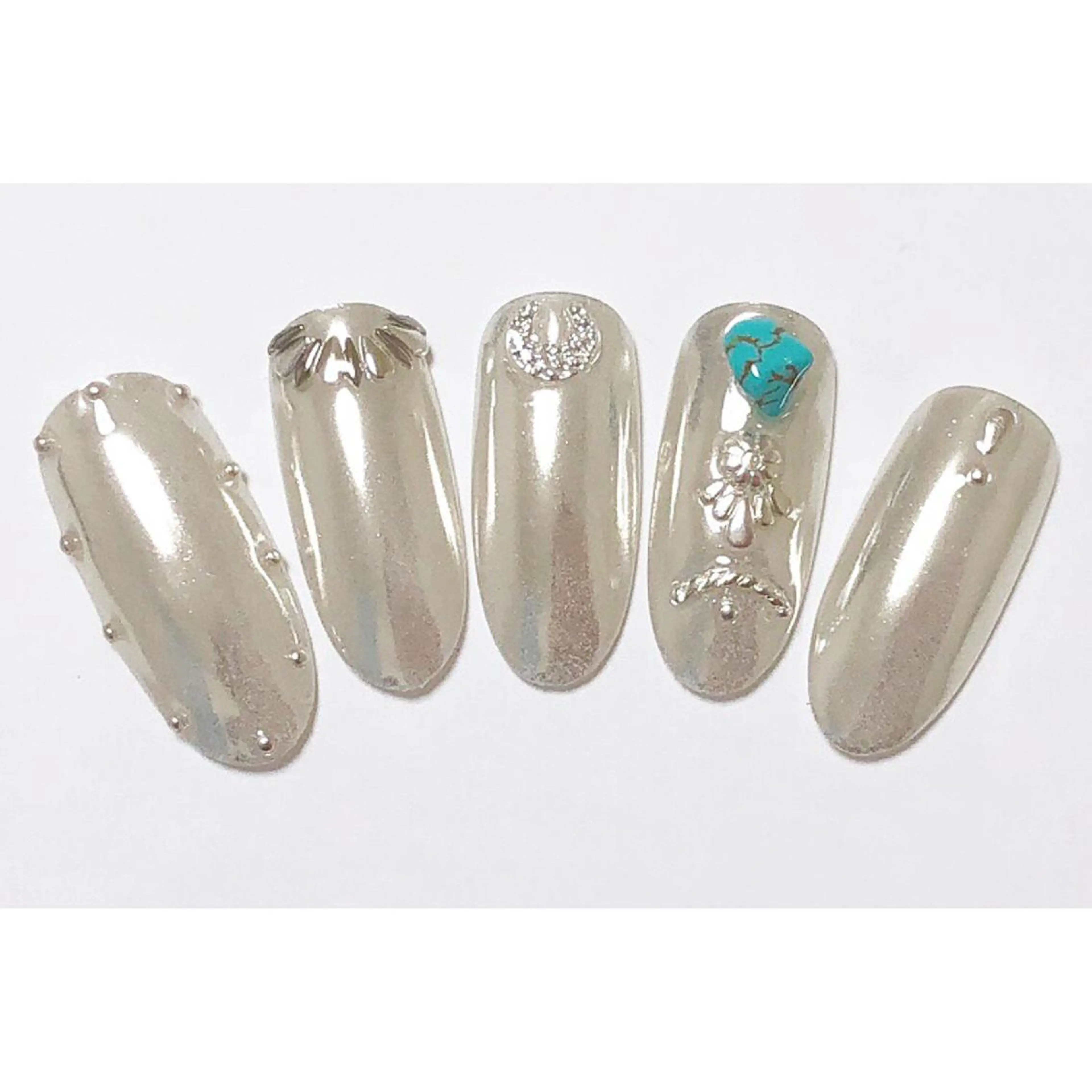 ミディアム ネイル Toujours nail所属・Toujours / nijinaのネイルデザイン