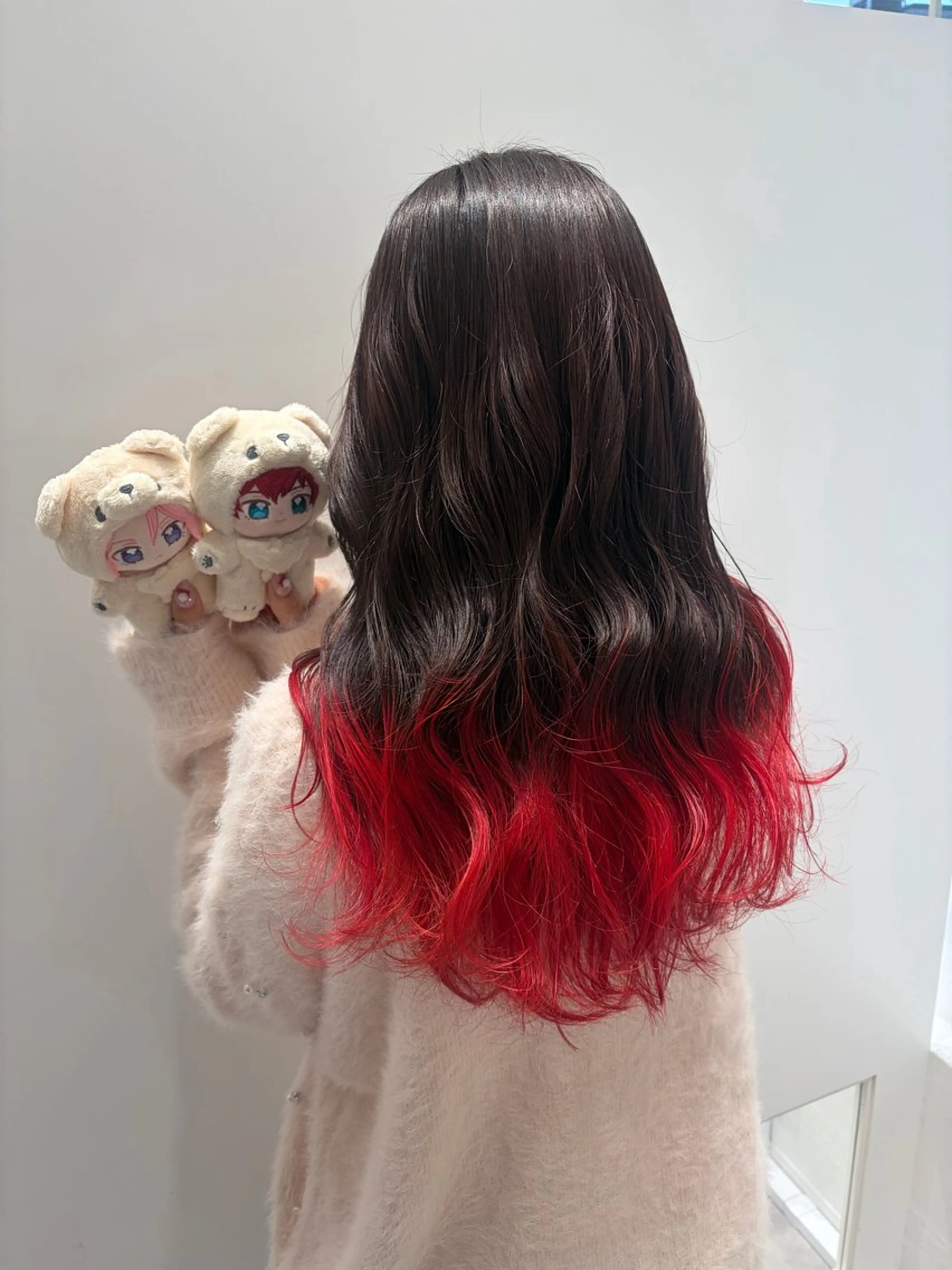 セミロング カラー ブリーチ ヘアカラー 推しカラー オタク美容師 山本のヘアスタイル