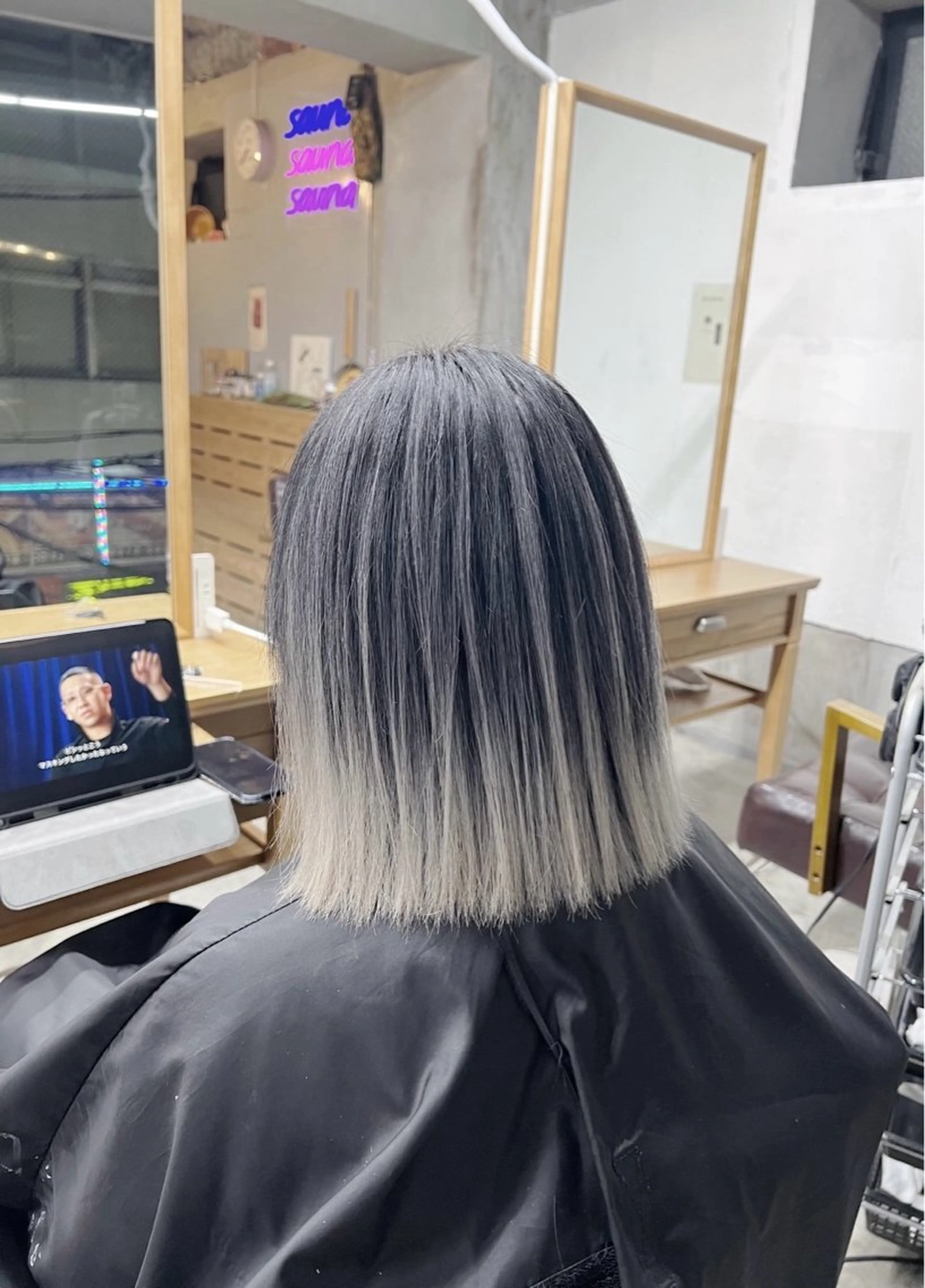 ショート カラー バレイヤージュ シルバー ホワイトシルバー レイヤーカット カット ヘアカラー トリートメント 指名数No.1 /NAOYAのヘアスタイル