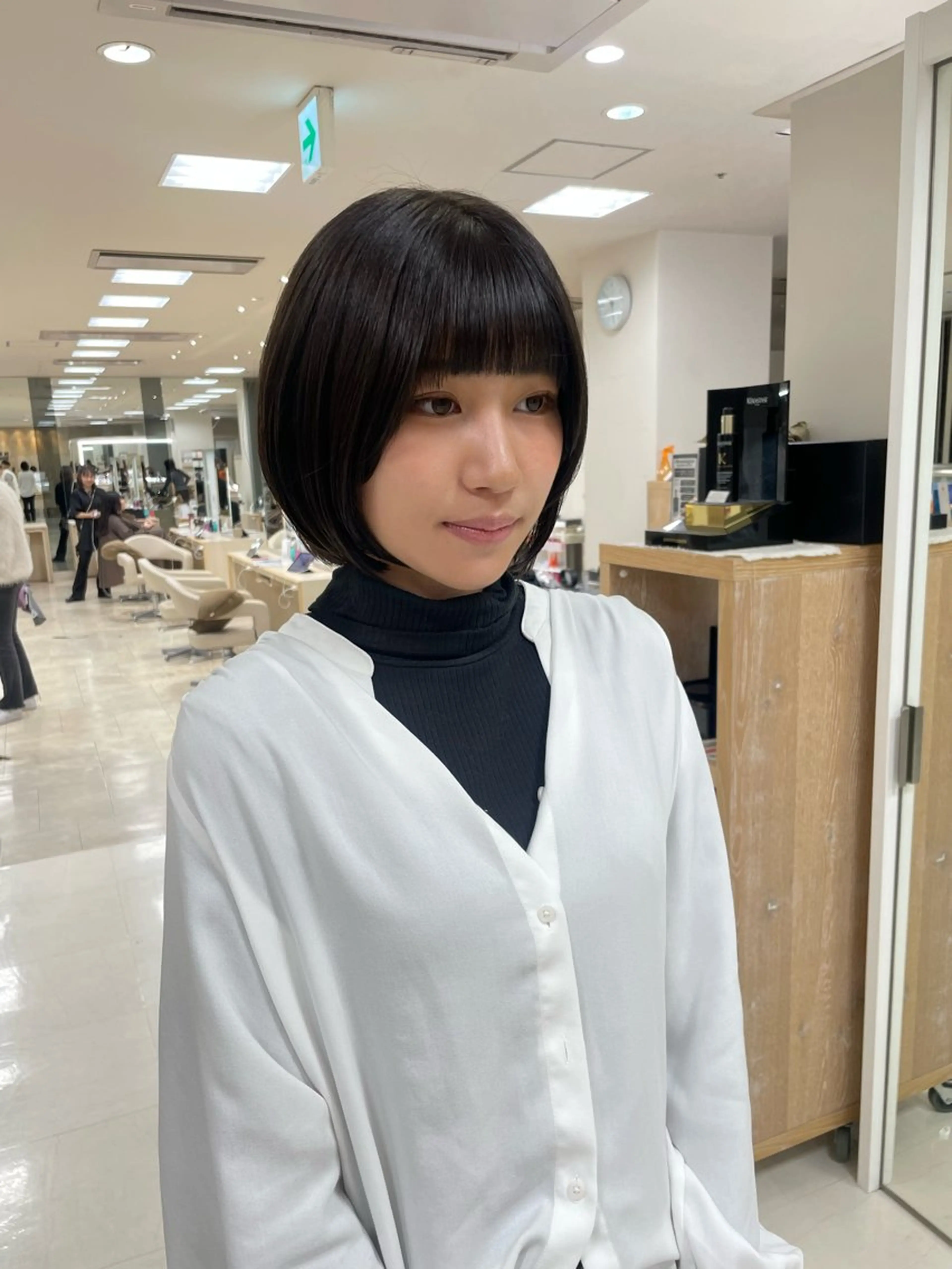 ミディアム シャドウパーマ／骨格 矯正カット　トモキのヘアスタイル