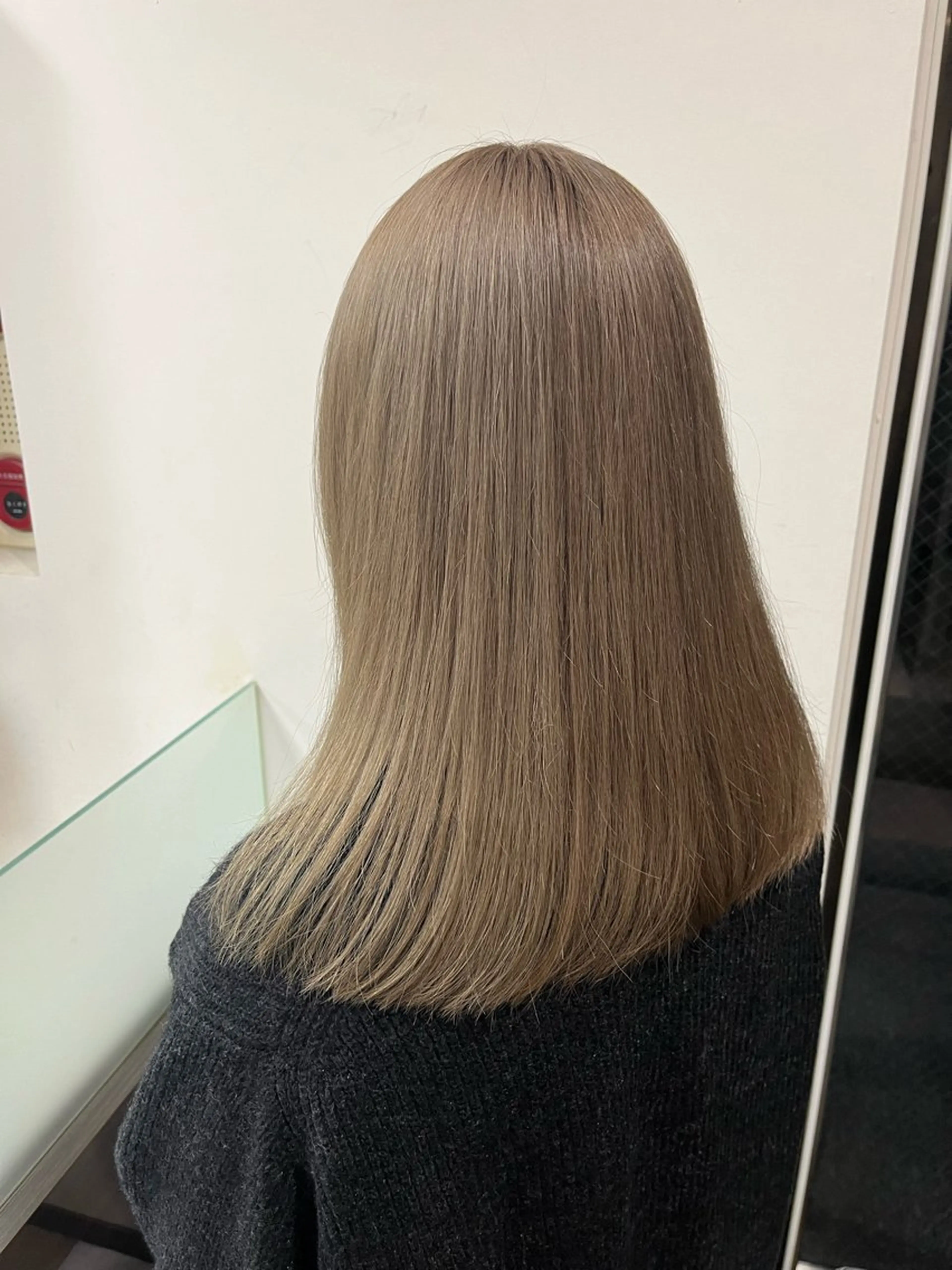 セミロング ☘️上村 ☘️髪質 改善/透明感カラーのヘアスタイル