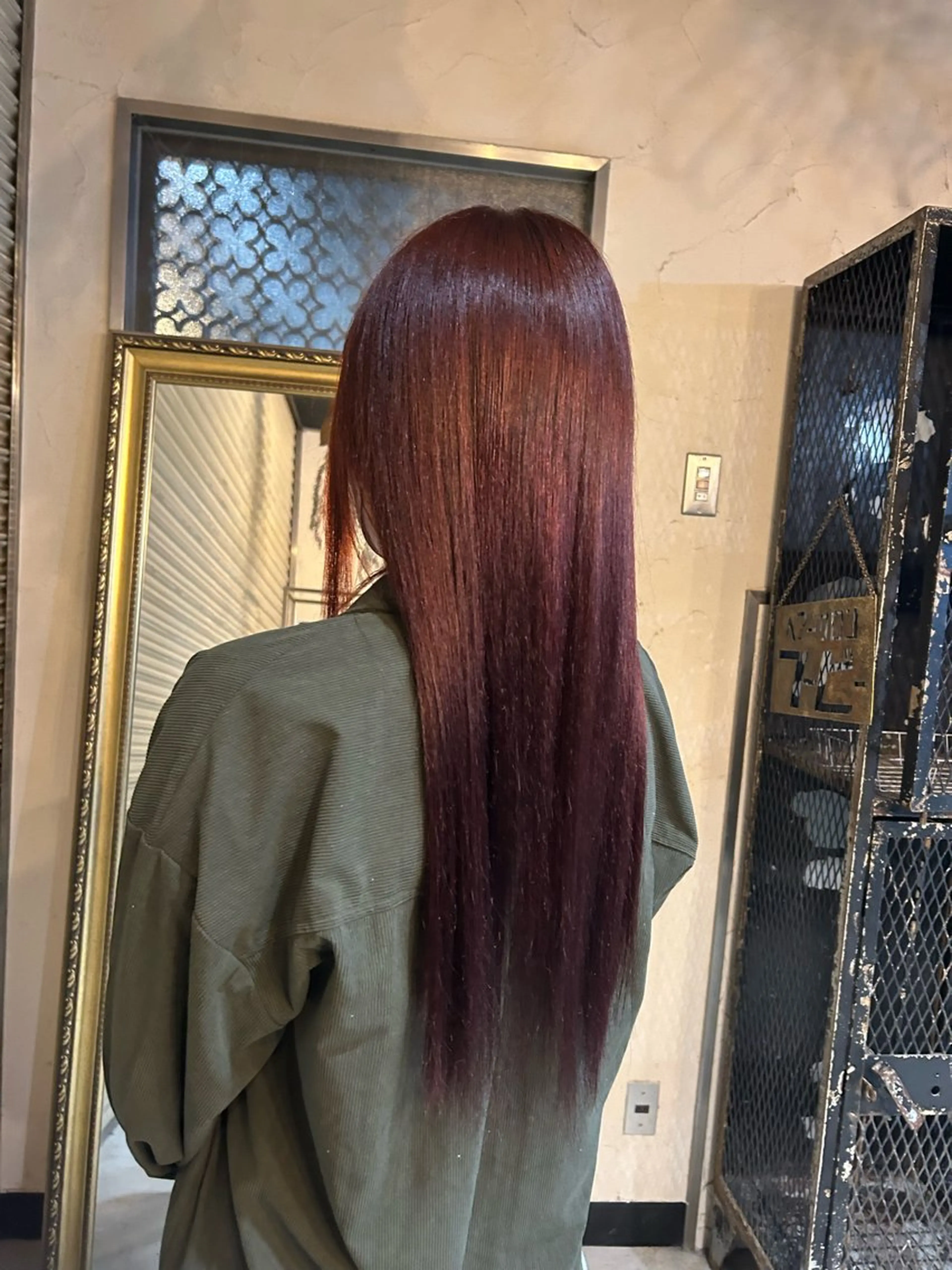 ロング カラー レッドカラー ヘアカラー 植吉 琉月のヘアスタイル