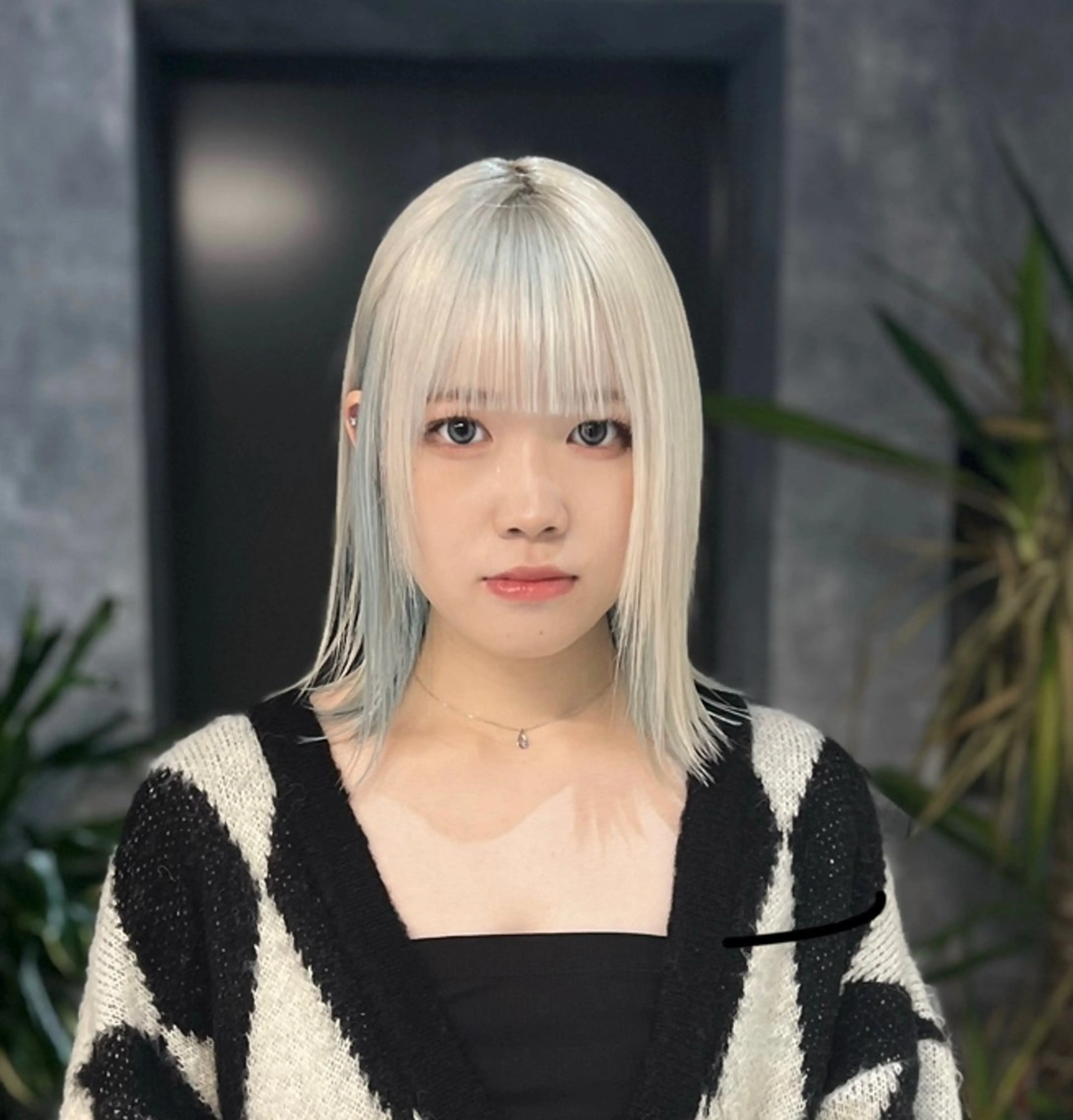 ミディアム ヘアカラー ハイトーン特化🎀 LEONのヘアスタイル