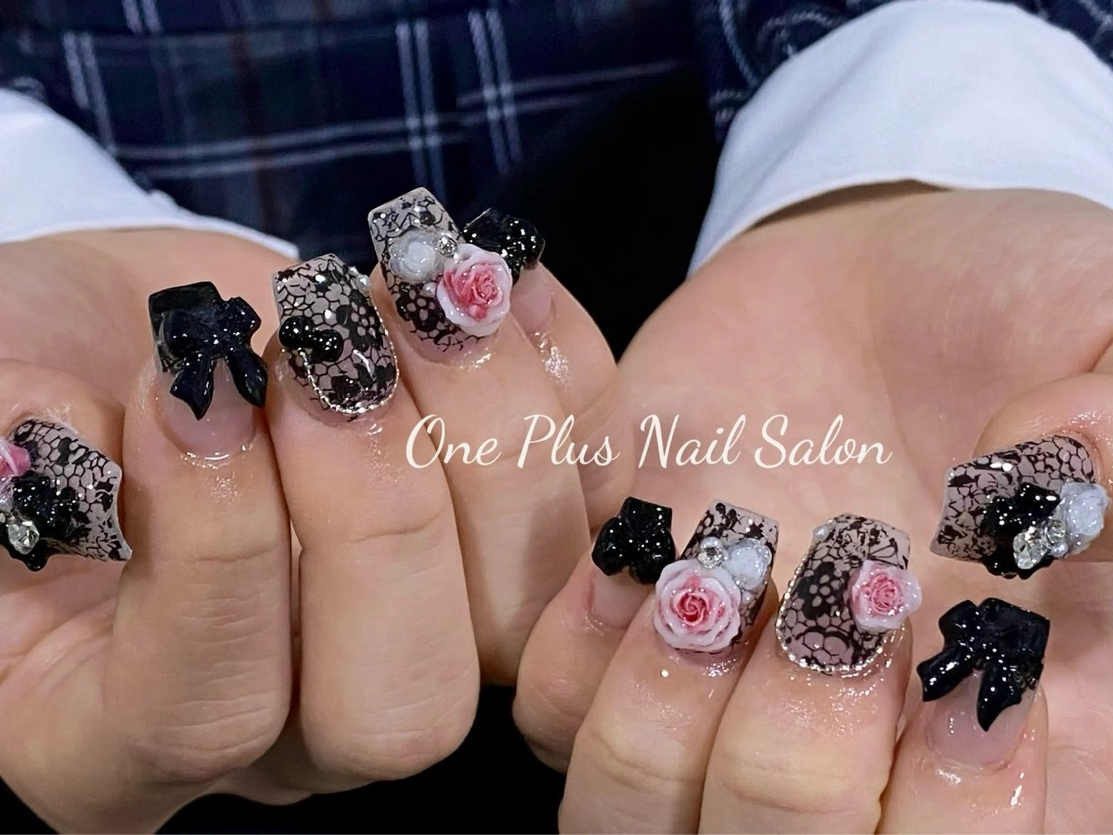 ネイル フレンチネイル ガーリー キラキラネイル 韓国ネイル リボン ハンドネイル One Plus キキのネイルデザイン