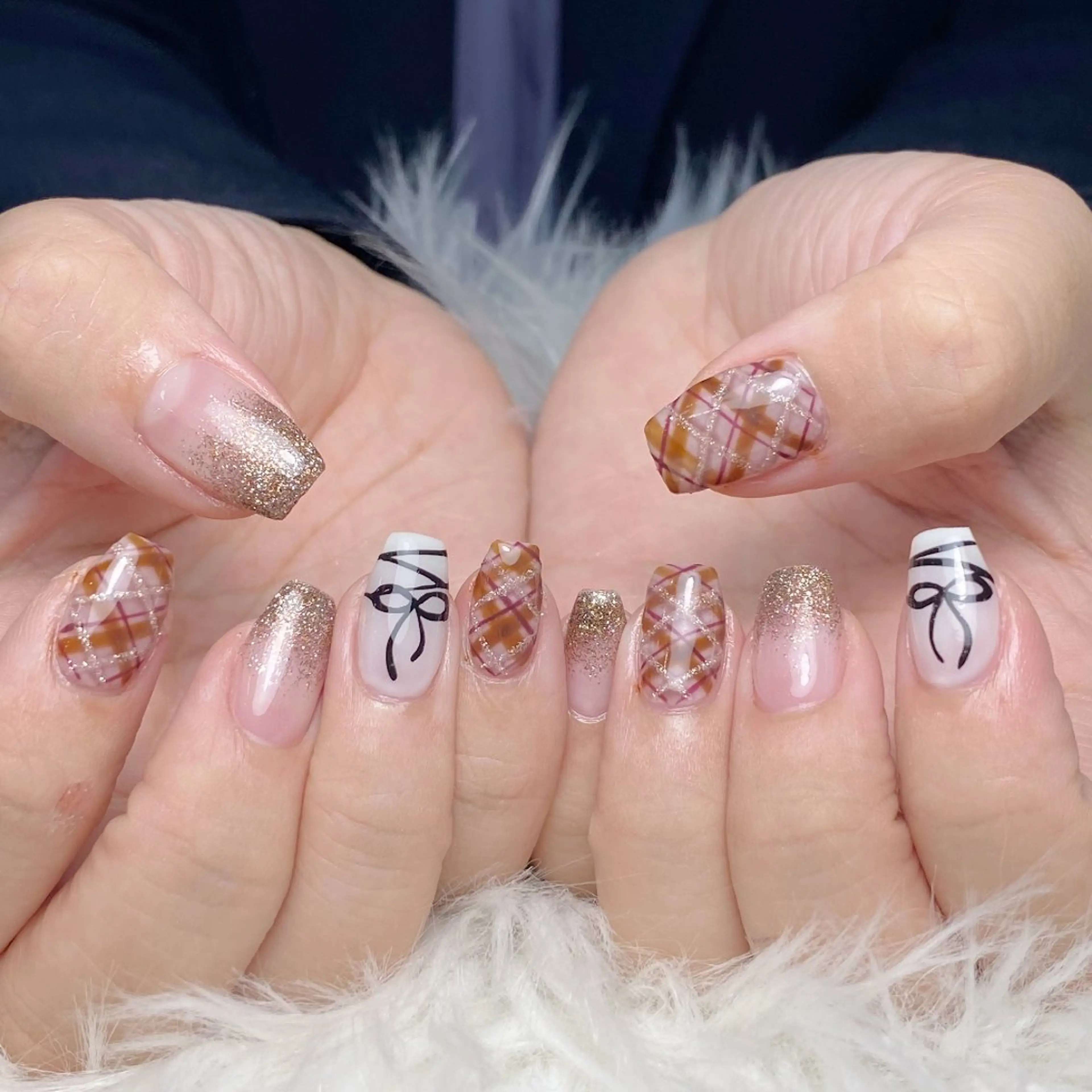 ネイル チークネイル 長さ出し フレンチネイル ジェルネイル キラキラネイル ハンドネイル UM Nail Salonのネイルデザイン