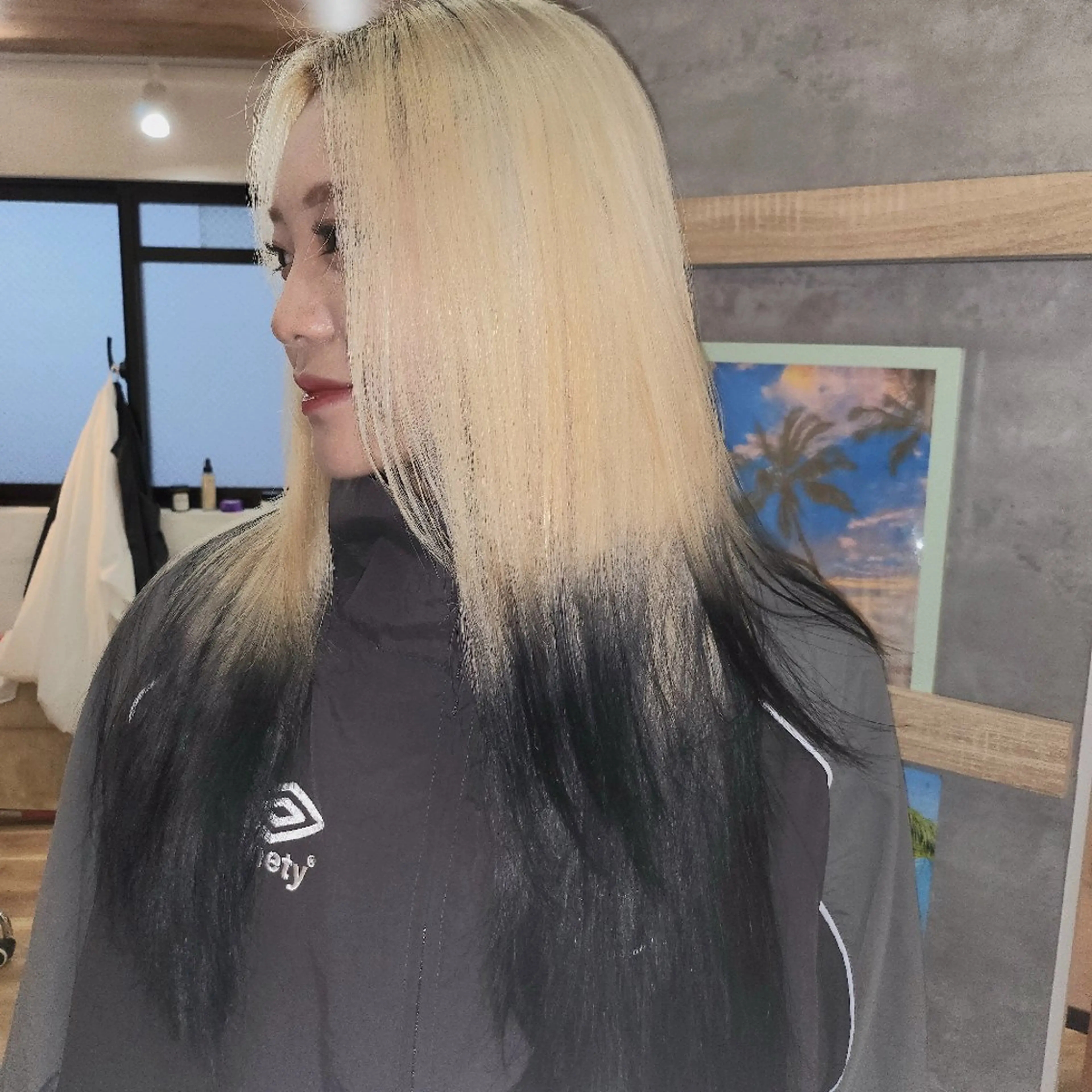 ロング カラー ヘアカラー トリートメント ケアブリーチ特化 same 🦈のヘアスタイル