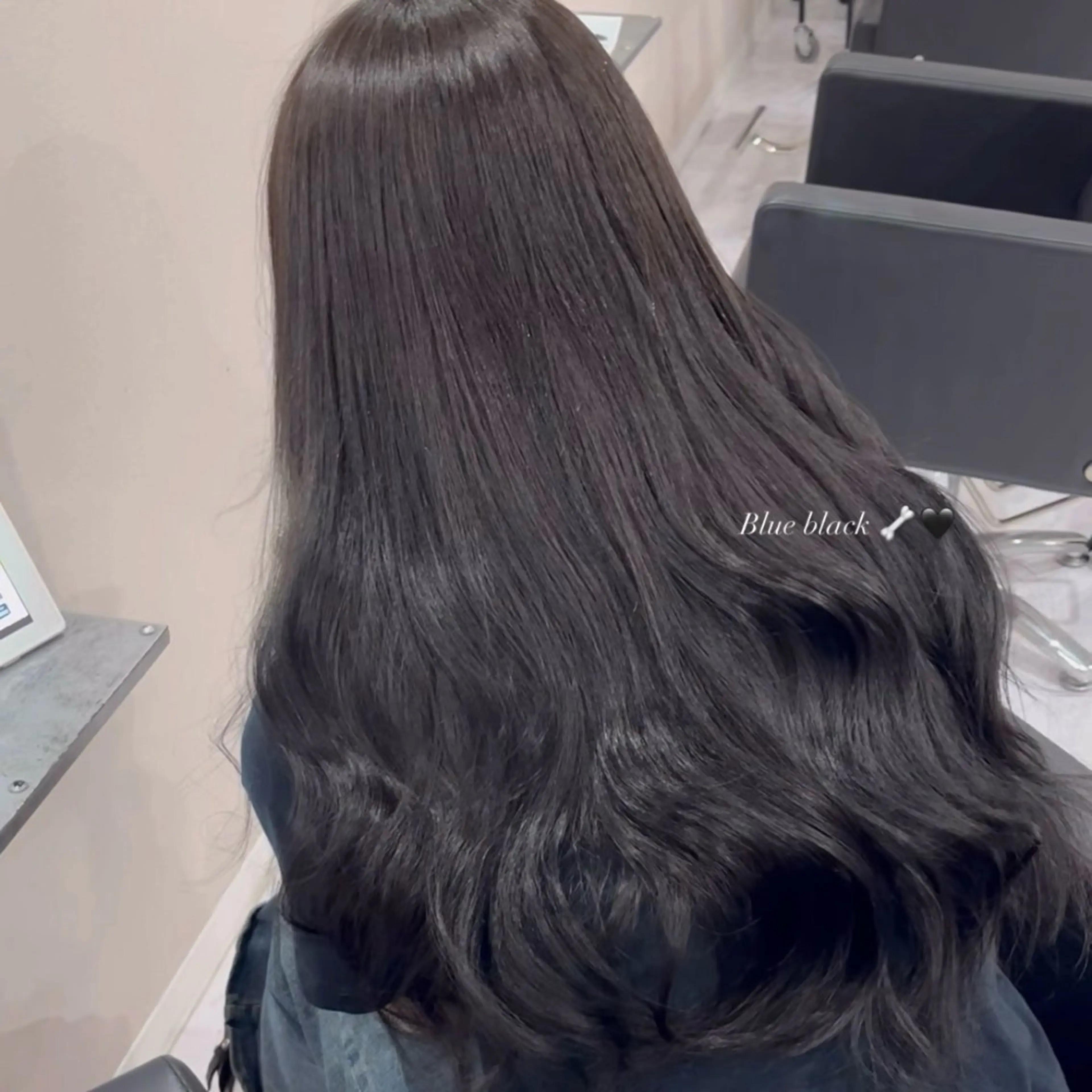 ロング カラー ヘアアレンジ ヘアカラー 透明感カラー🪼🩵 𝐑𝐢𝐧のヘアスタイル