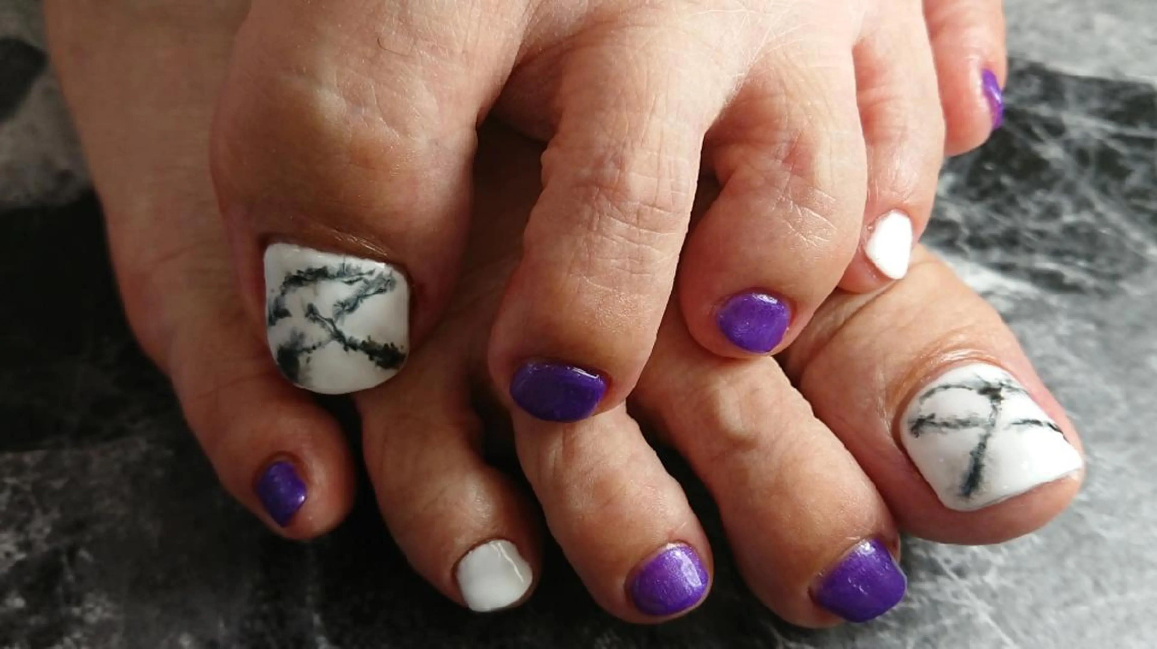 ネイル フットネイル 大理石ネイル(マーブル) 林 珠里のネイルデザイン