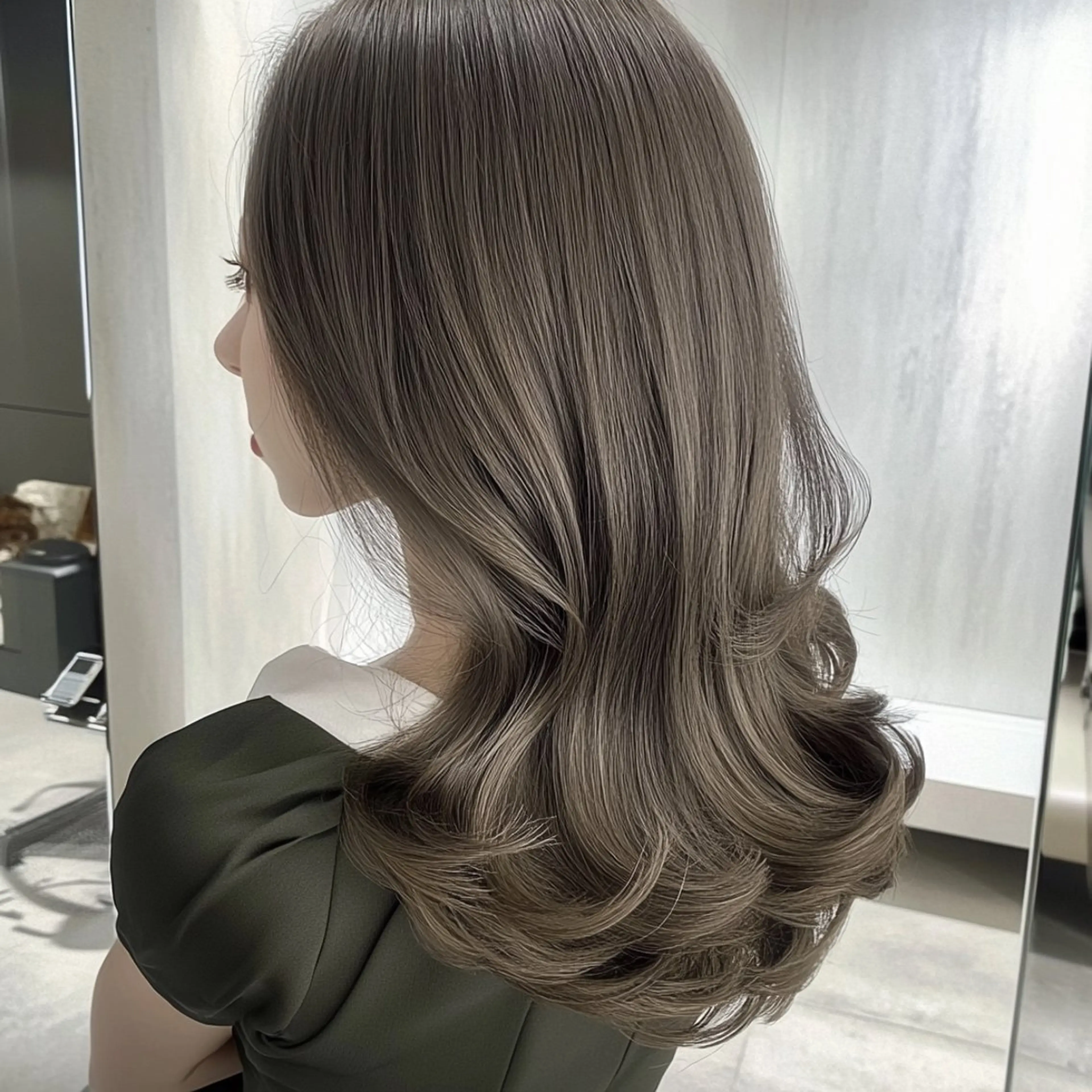 セミロング カット ヘアカラー トリートメント ブリーチなしWカラー ヘアセット菜希のヘアスタイル