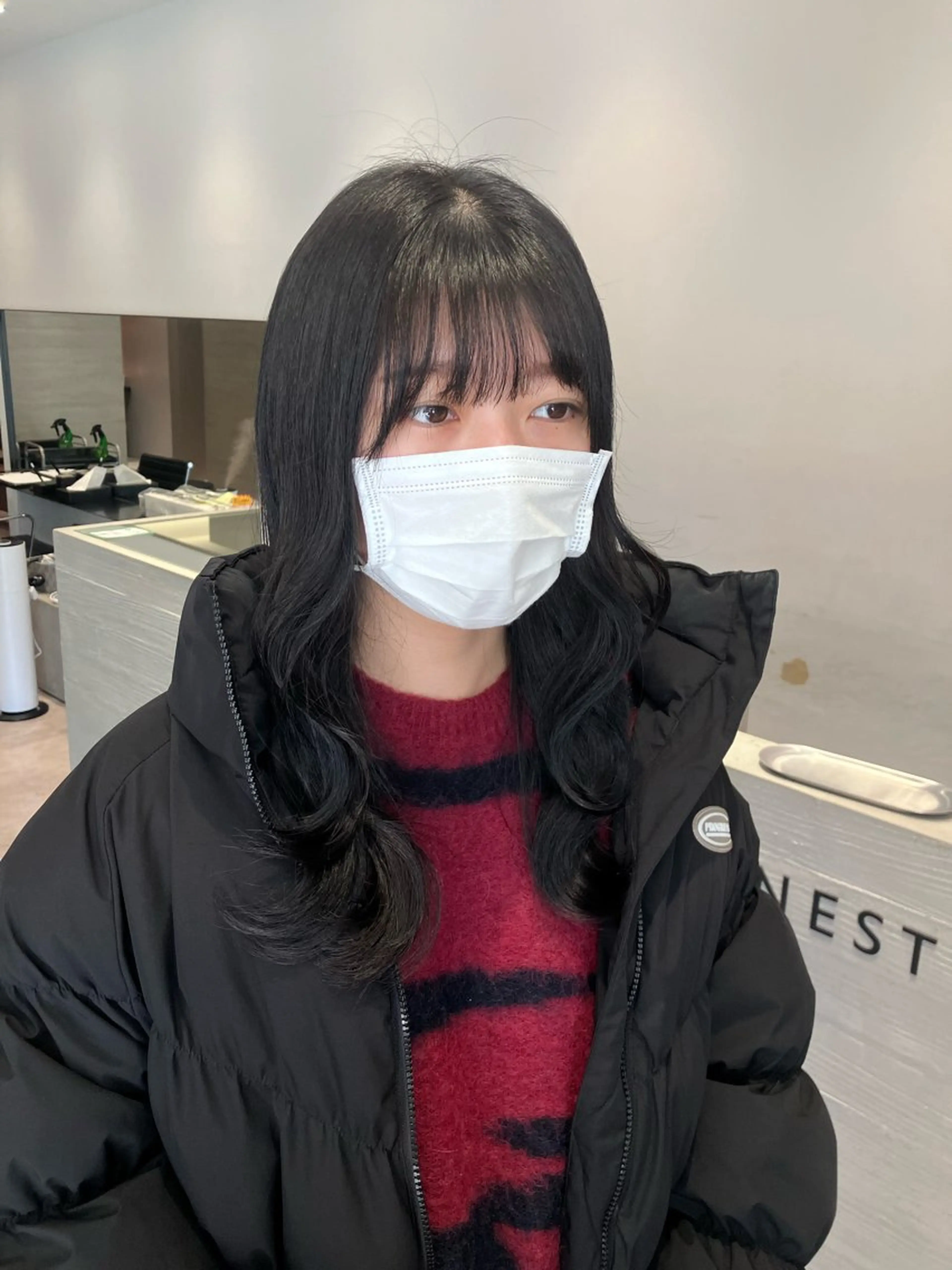 セミロング カラー サキ🤍ハイトーン 🩰くびれ巻きヘアのヘアスタイル