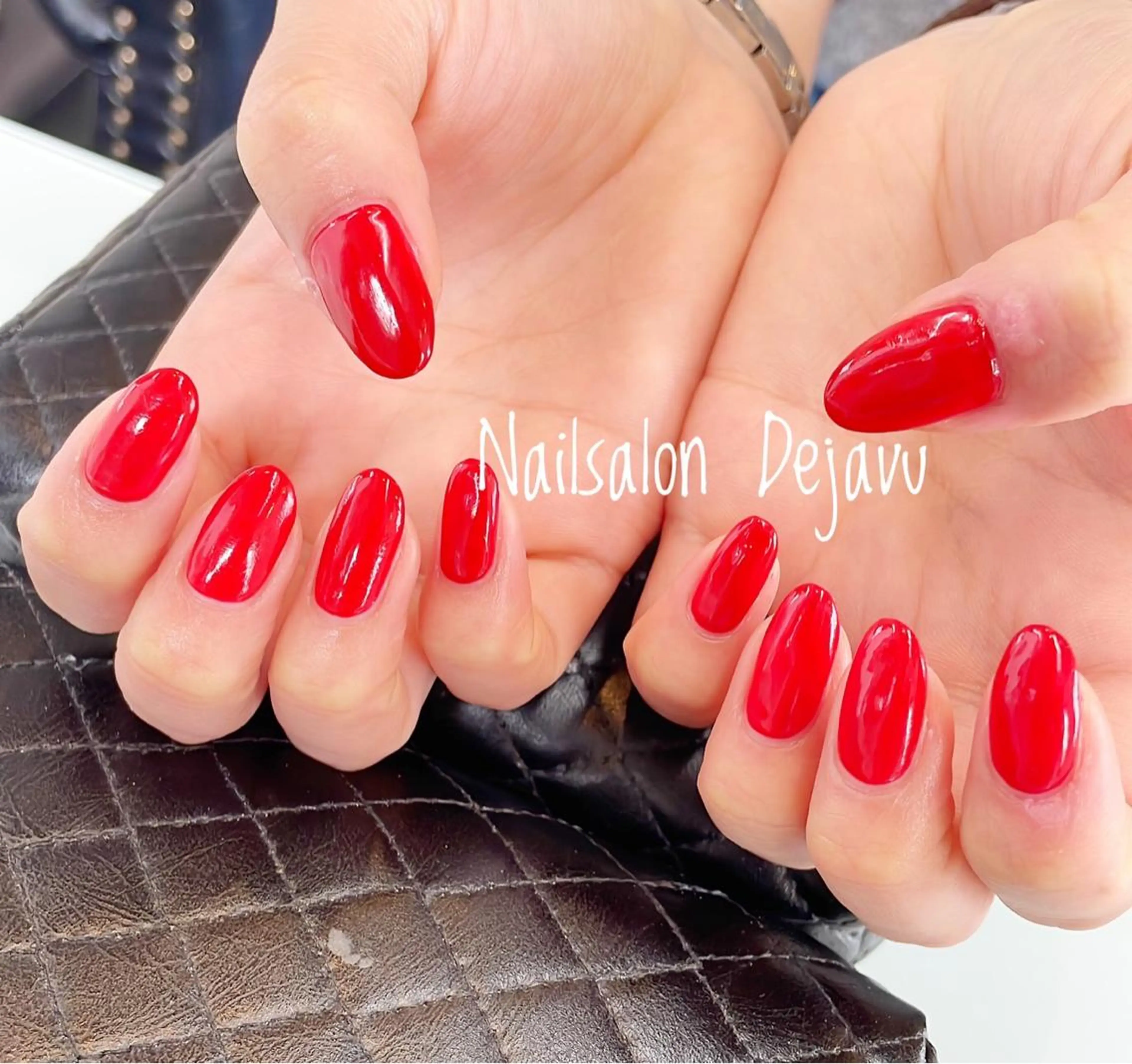 ネイル アートネイル ジェルネイル ワンカラーネイル 赤色 春ネイル ハンドネイル Nailsalon Dejavuのネイルデザイン