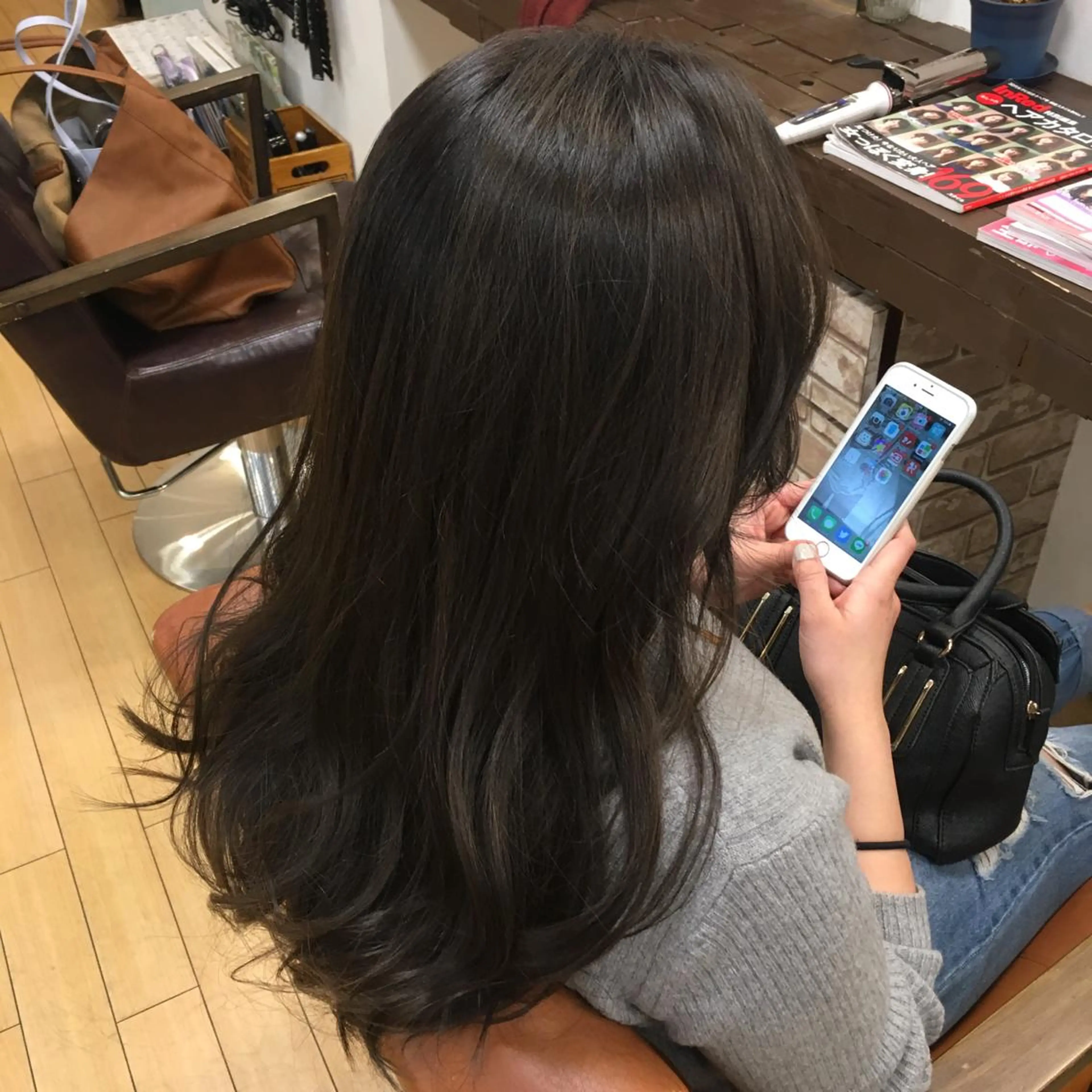 ミディアム カラー アッシュ 縮毛矯正・髪質改善 支持率No1🫧北島のヘアスタイル