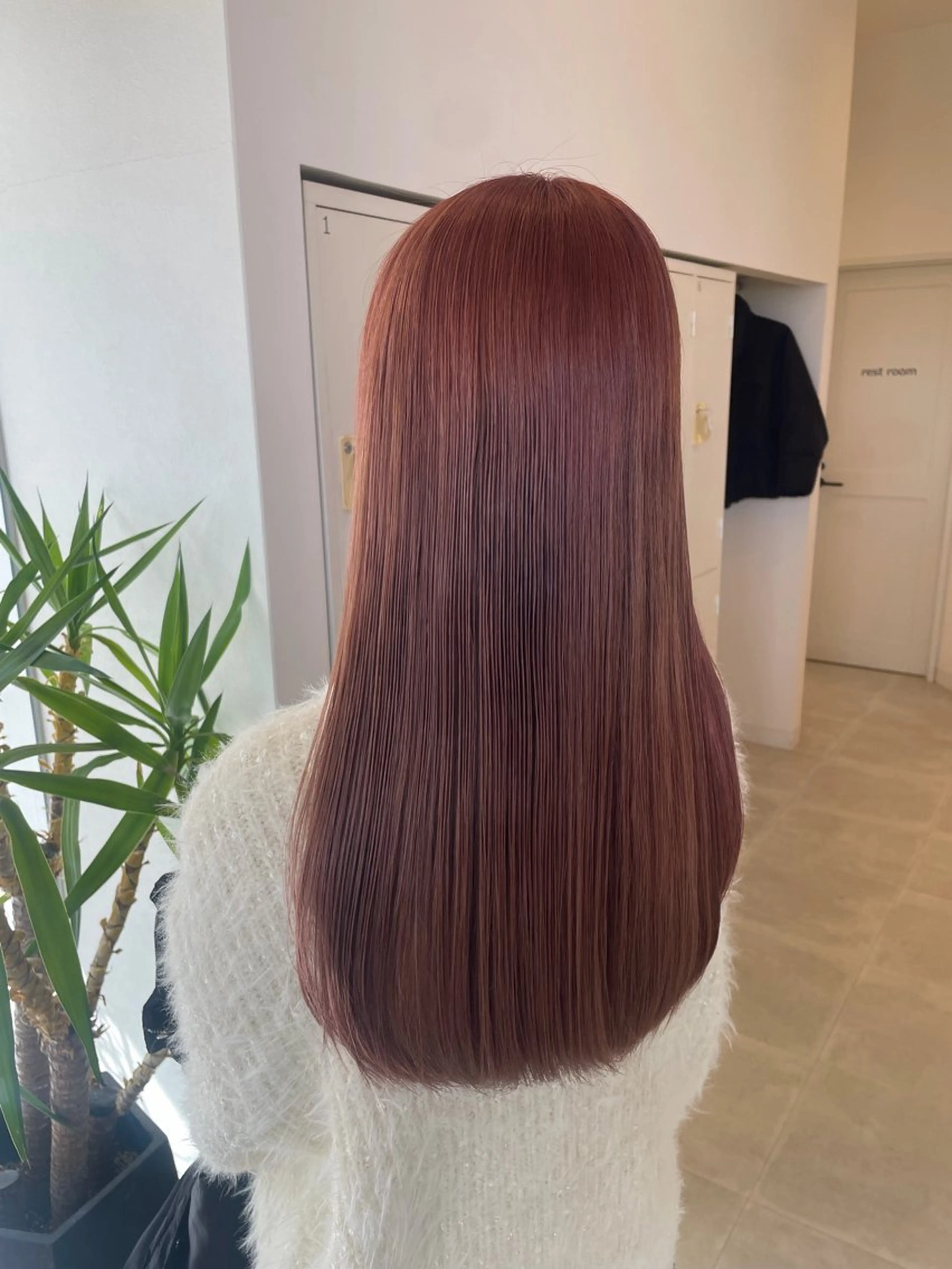 ロング カラー ベージュカラー ブリーチ ケアカラー ブリーチなしカラー ピンクカラー カット ヘアカラー SARA古賀店 かすみ🐬🩵のヘアスタイル
