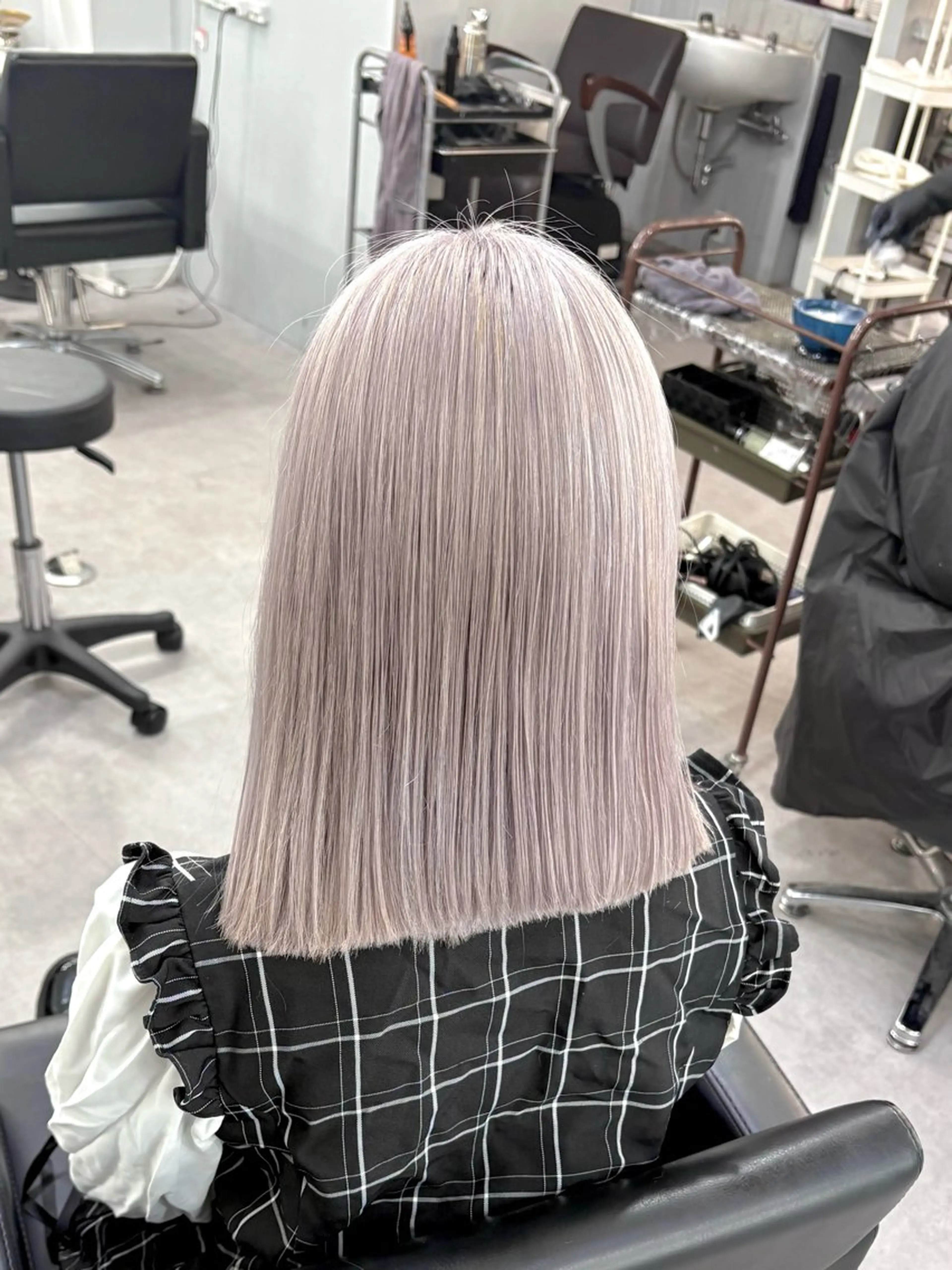 ミディアム カラー ヘアカラー 大阪ケアブリーチ/ ミルクティーベージュのヘアスタイル