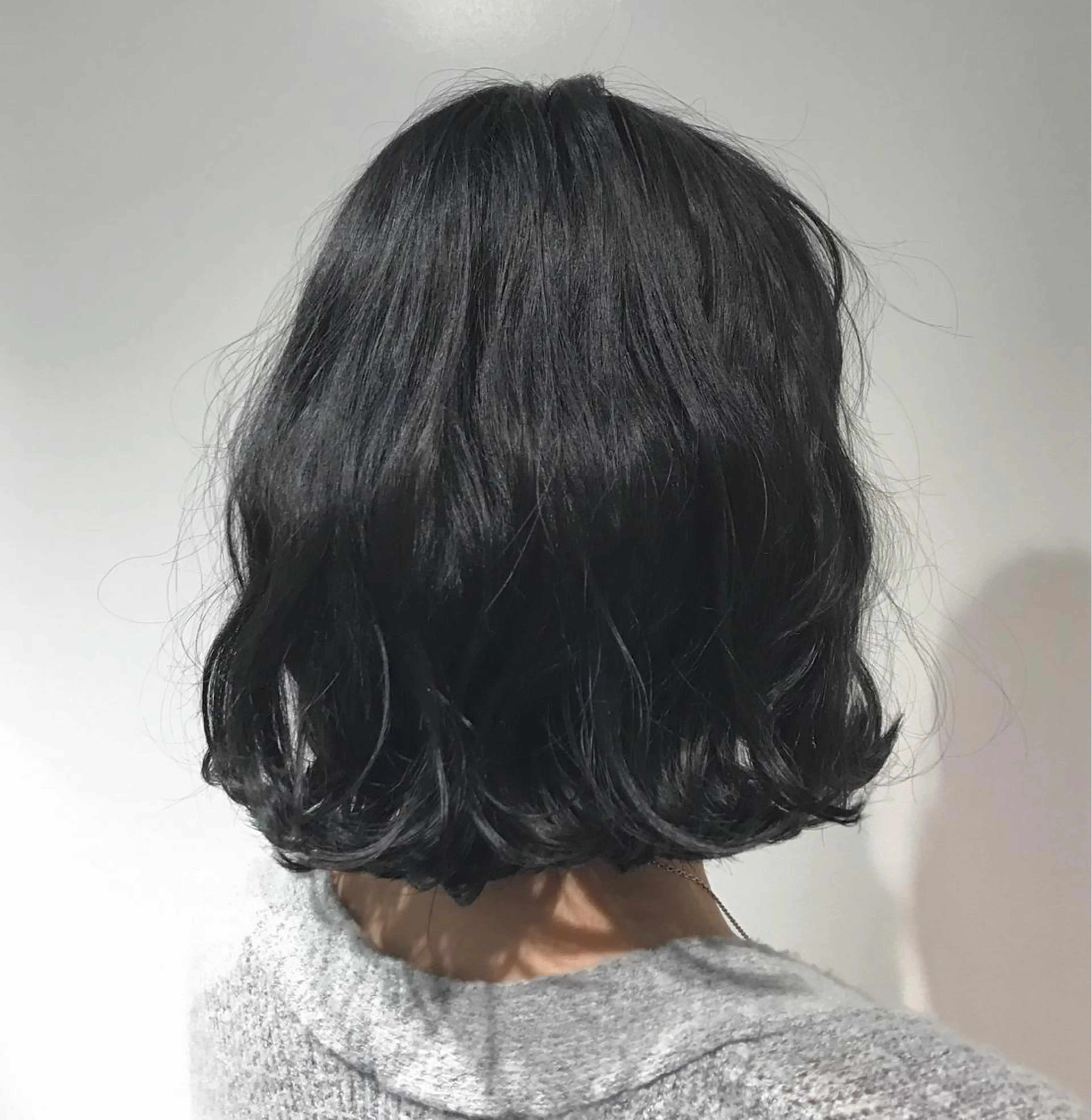 ショート カラー ヘアアレンジ ハイトーンカラー 外ハネヘア Zina渋谷エリア マネージャShionのヘアスタイル