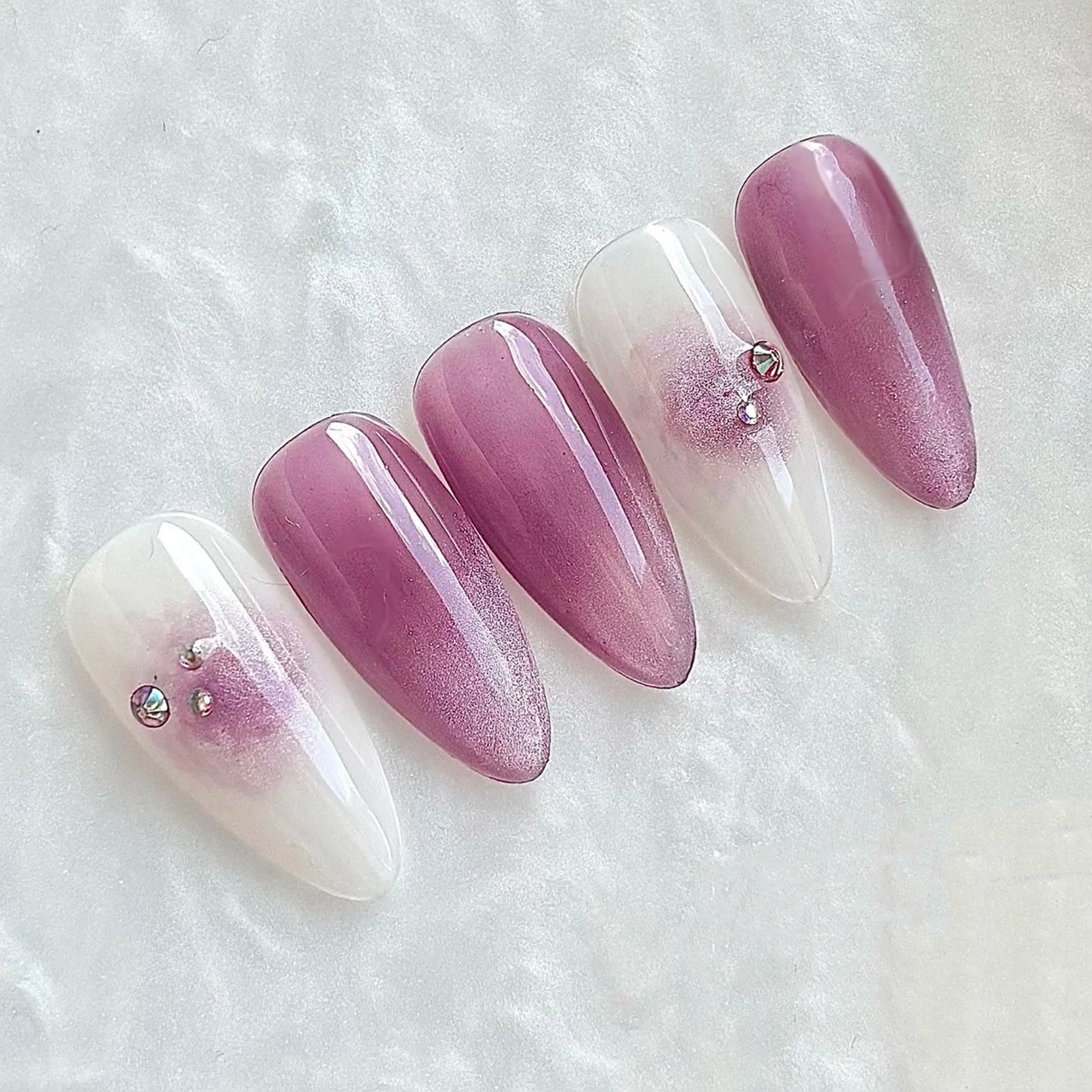 ネイル チークネイル フレンチネイル マグネットネイル オフィスネイル 🍒✨萌 萌✨🍒のネイルデザイン