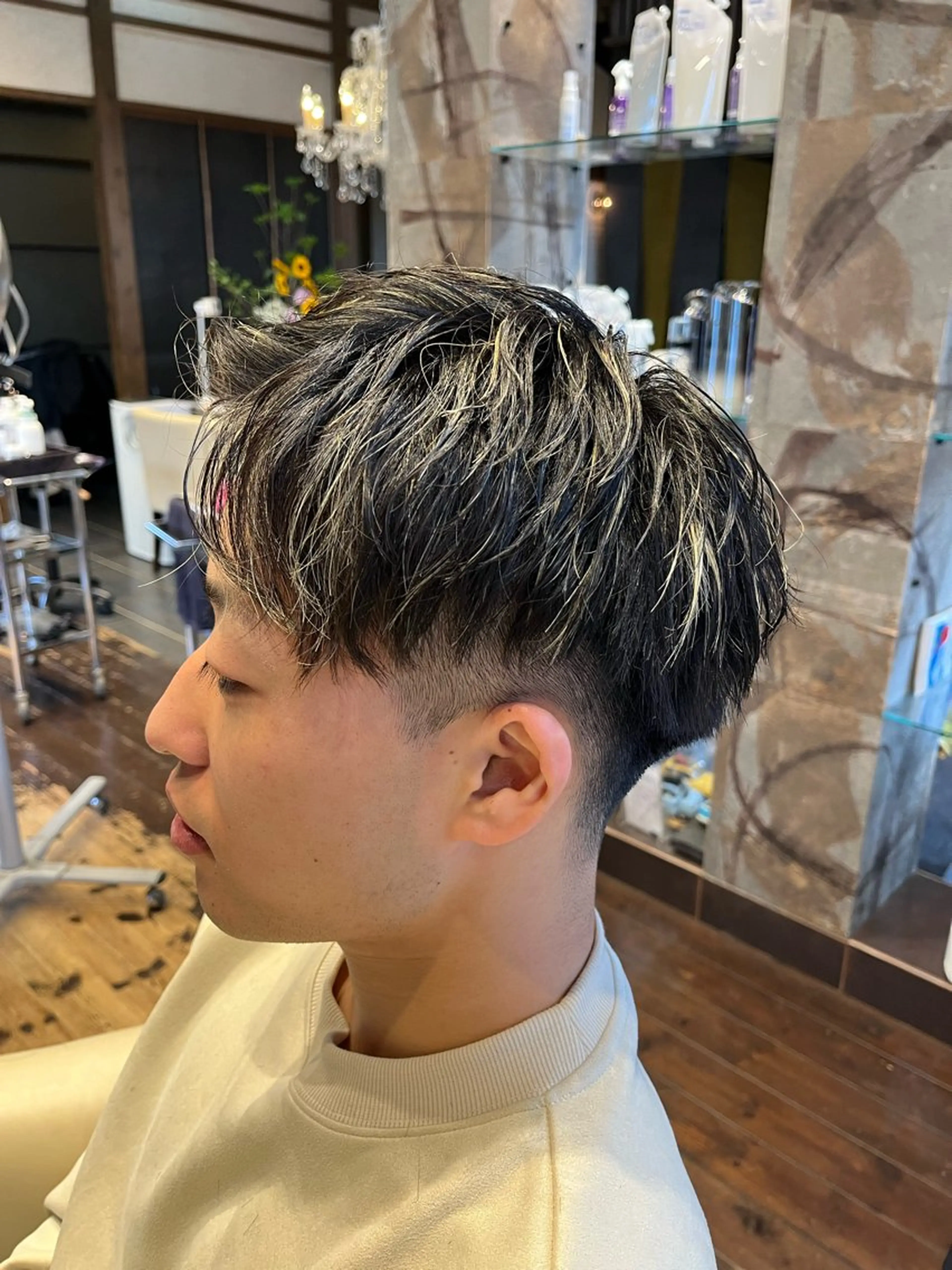 【メンズ用】カット＋メッシュカラー(美髪クレンジング付き)の写真