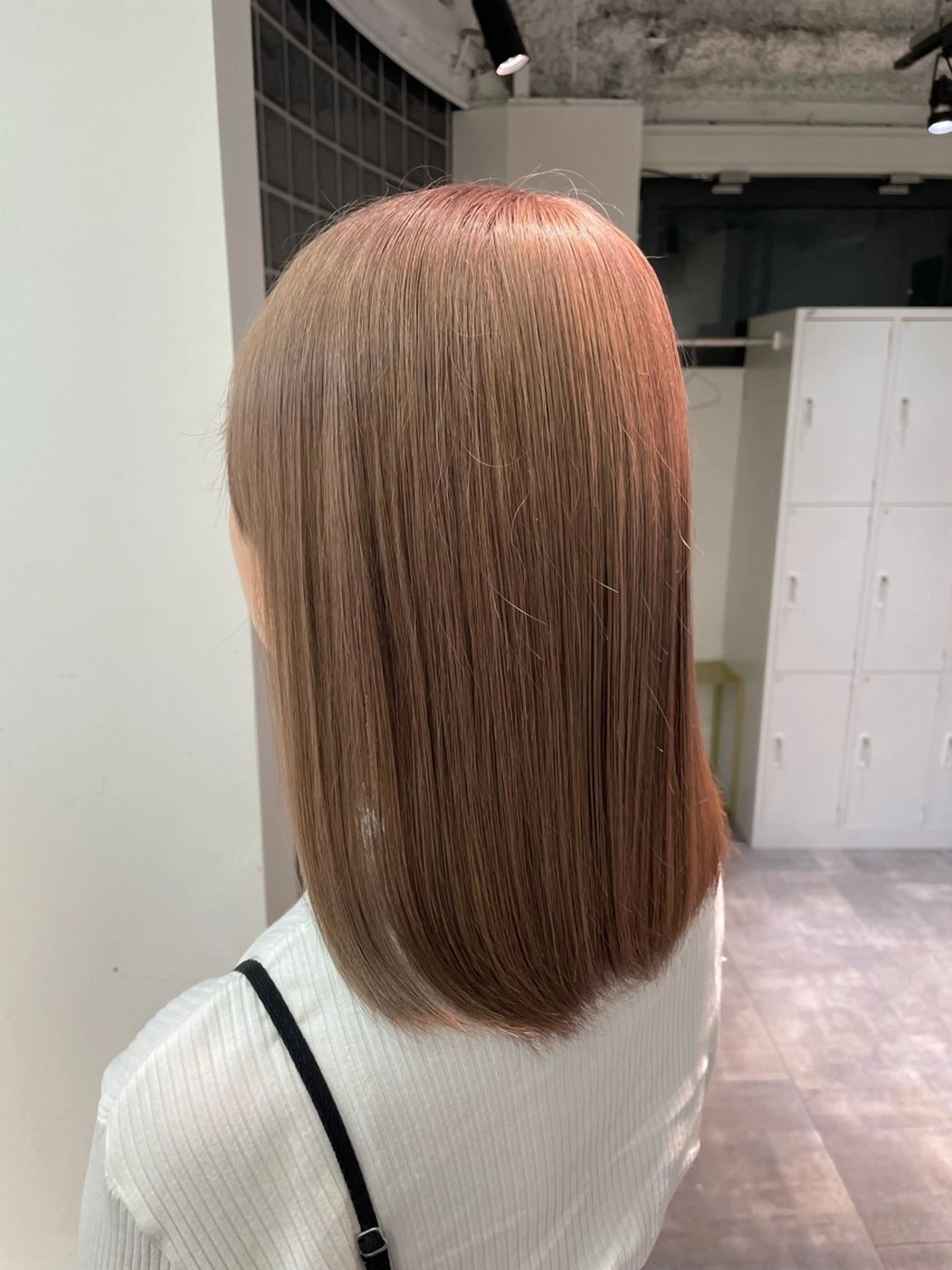 カラー ベージュカラー ブリーチ ピンクカラー ピンクベージュ 小川 桃佳のヘアスタイル