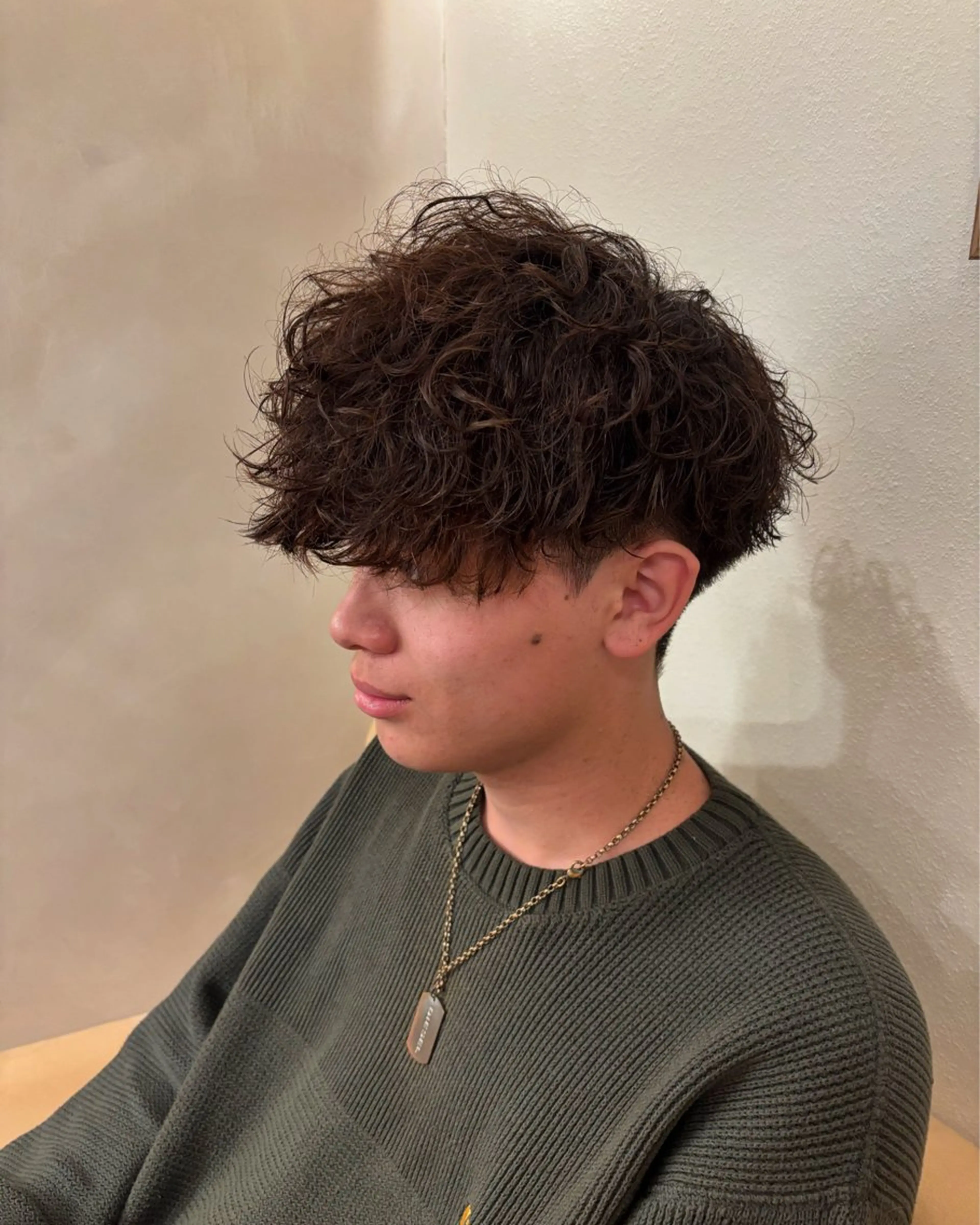 パーマ メンズ スペインカール シンバヒナノ/パーマ レイヤー/髪質改善のヘアスタイル