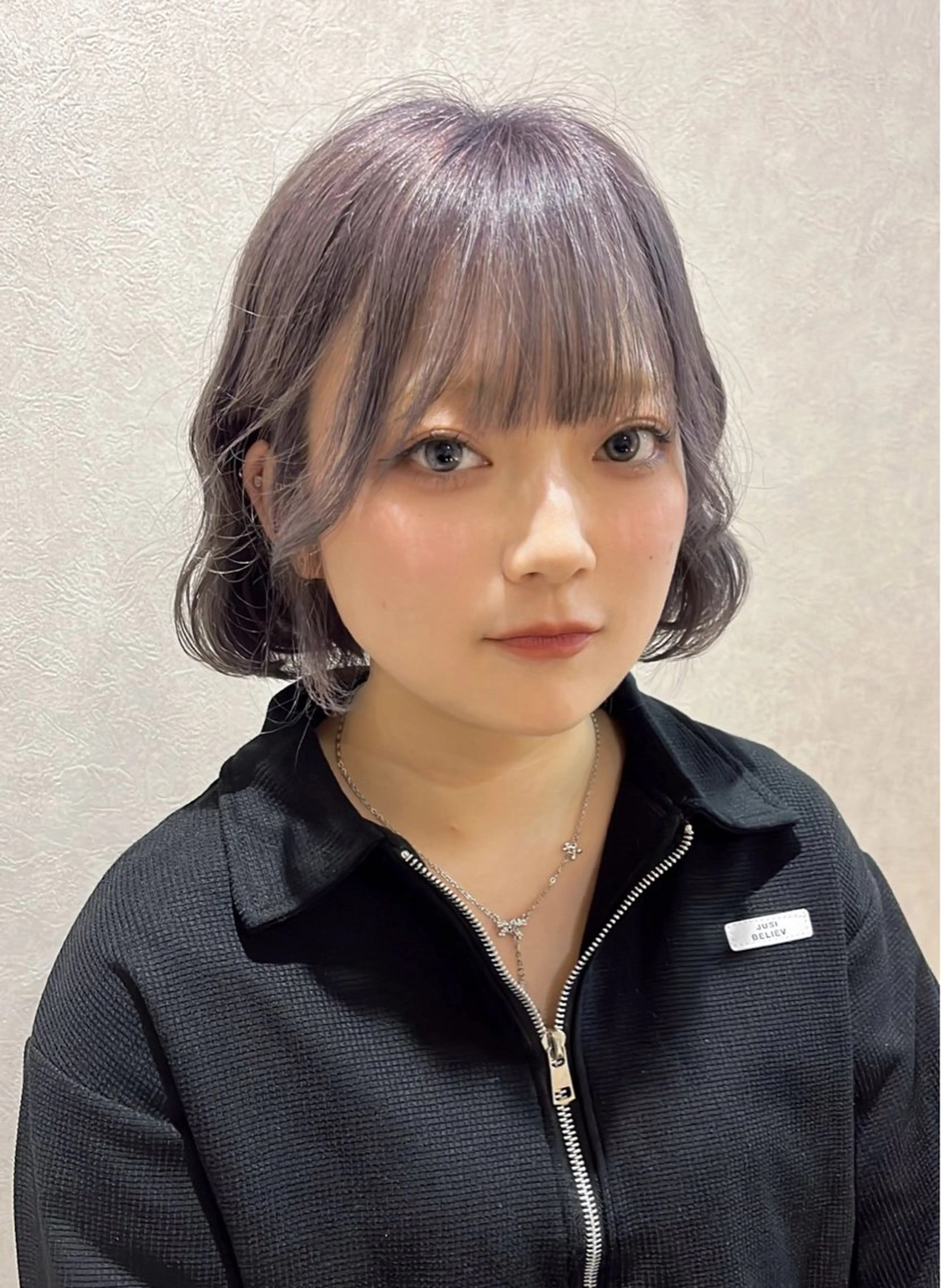 ミディアム カラー ブリーチ Mayuka ：）のヘアスタイル