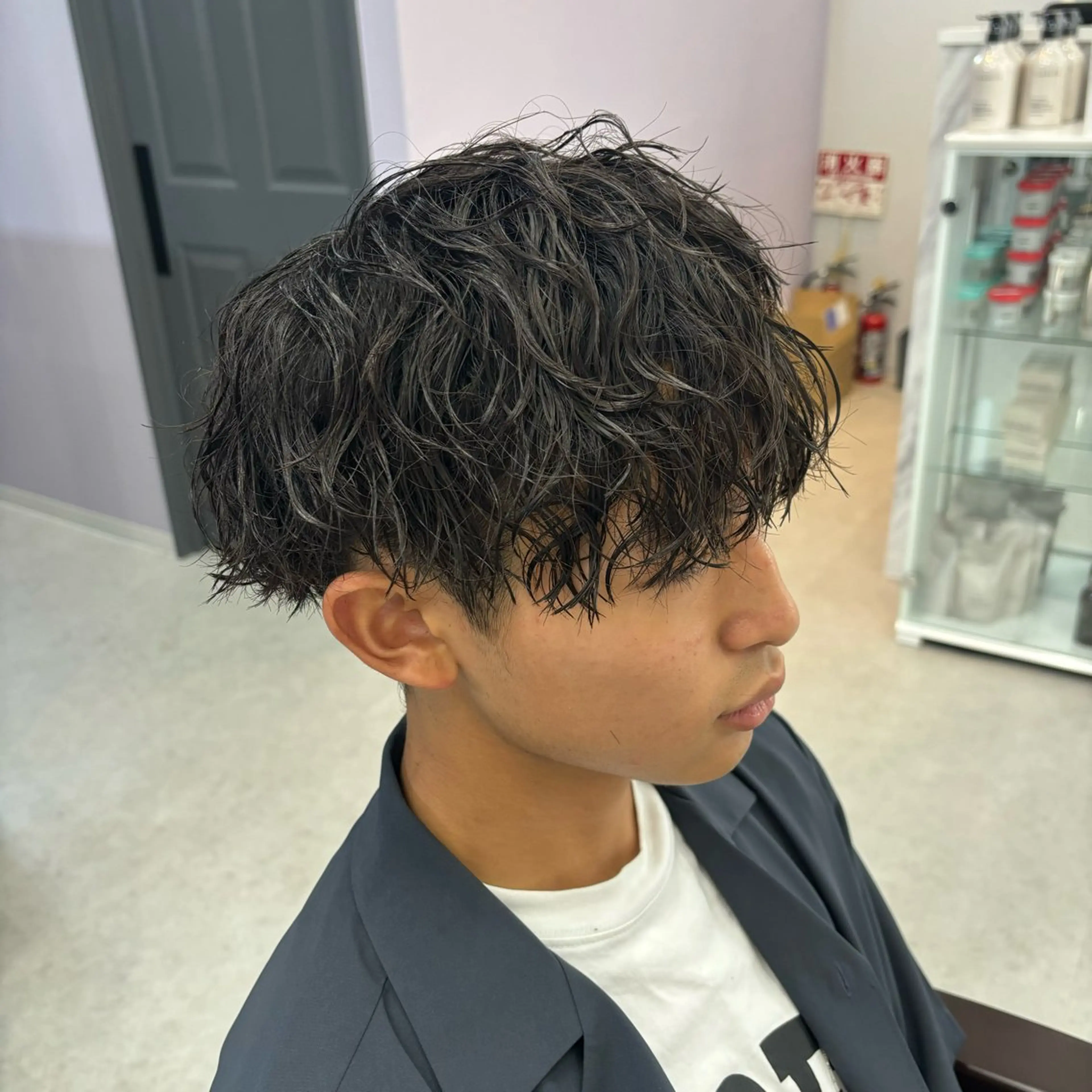 メンズ メンズハイトーン メンズパーマ 波巻きパーマ カット パーマ SOYON船橋店 西澤元気のヘアスタイル
