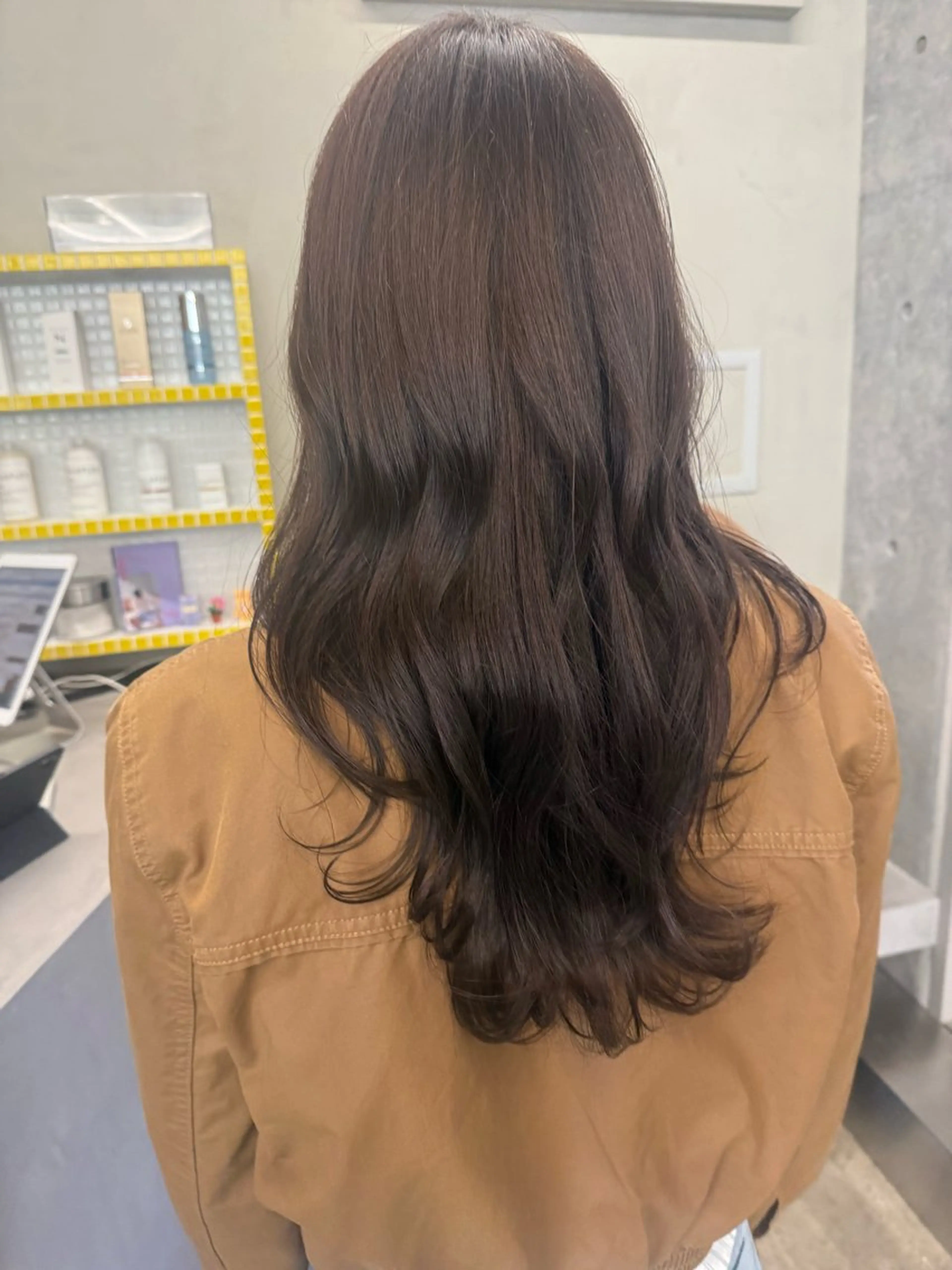 ロング カラー ロングレイヤー アッシュ ベージュカラー ブリーチ 透明感カラー カット ヘアカラー 誰より丁寧なカット/ 小林輝/レイヤーのヘアスタイル