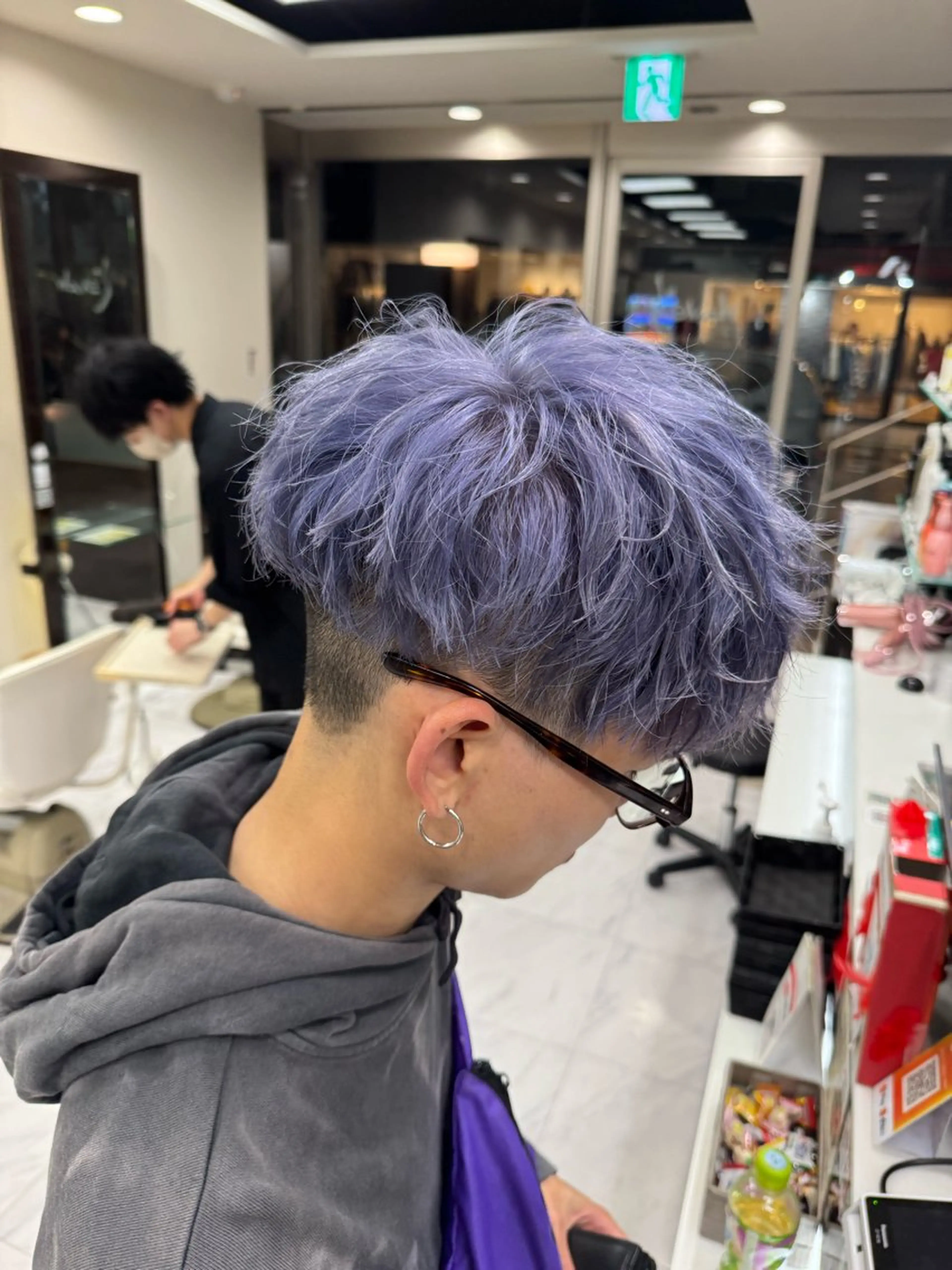 ショート カラー ヘアアレンジ メンズ 切りっぱなしボブ 前下がりボブ メンズブリーチ メンズハイライト メンズハイトーン カット ヘアカラー トリートメント 目黒 碧人のヘアスタイル