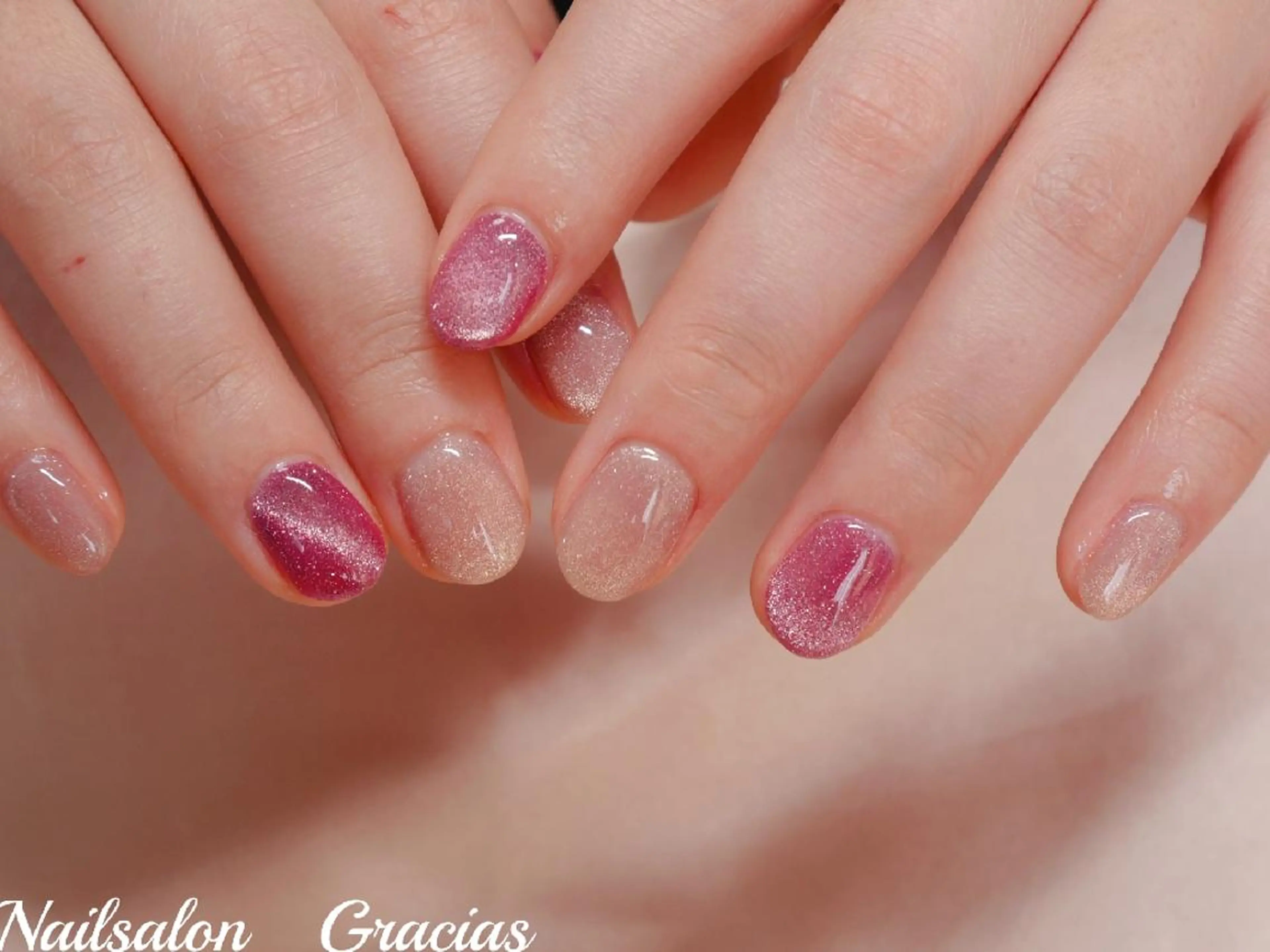 ネイル キラキラネイル ハンドネイル Nailsalon Graciasのネイルデザイン
