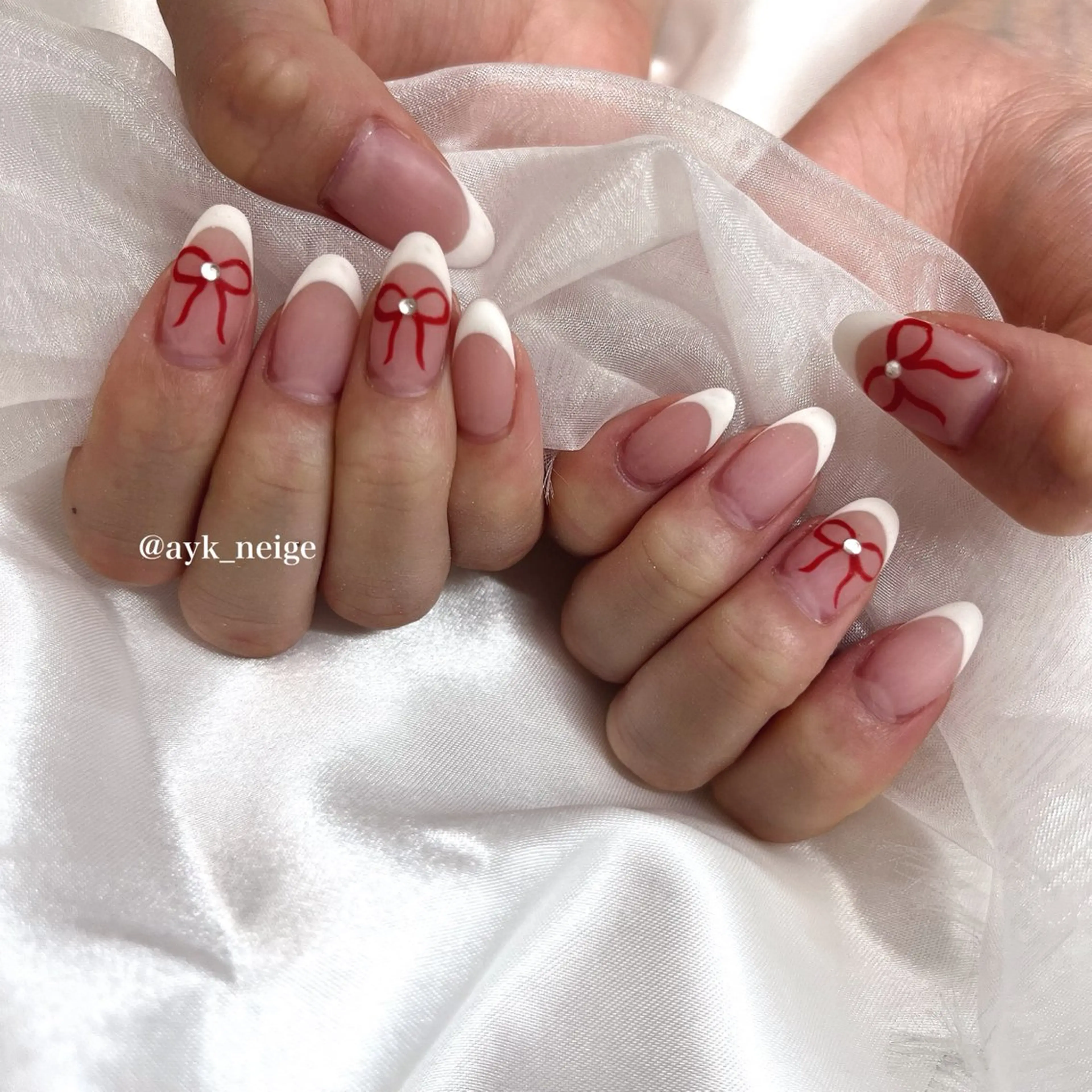 ネイル フットネイル フレンチネイル キラキラネイル 韓国ネイル マグネットネイル n'eige nail所属・大谷 綾香のネイルデザイン