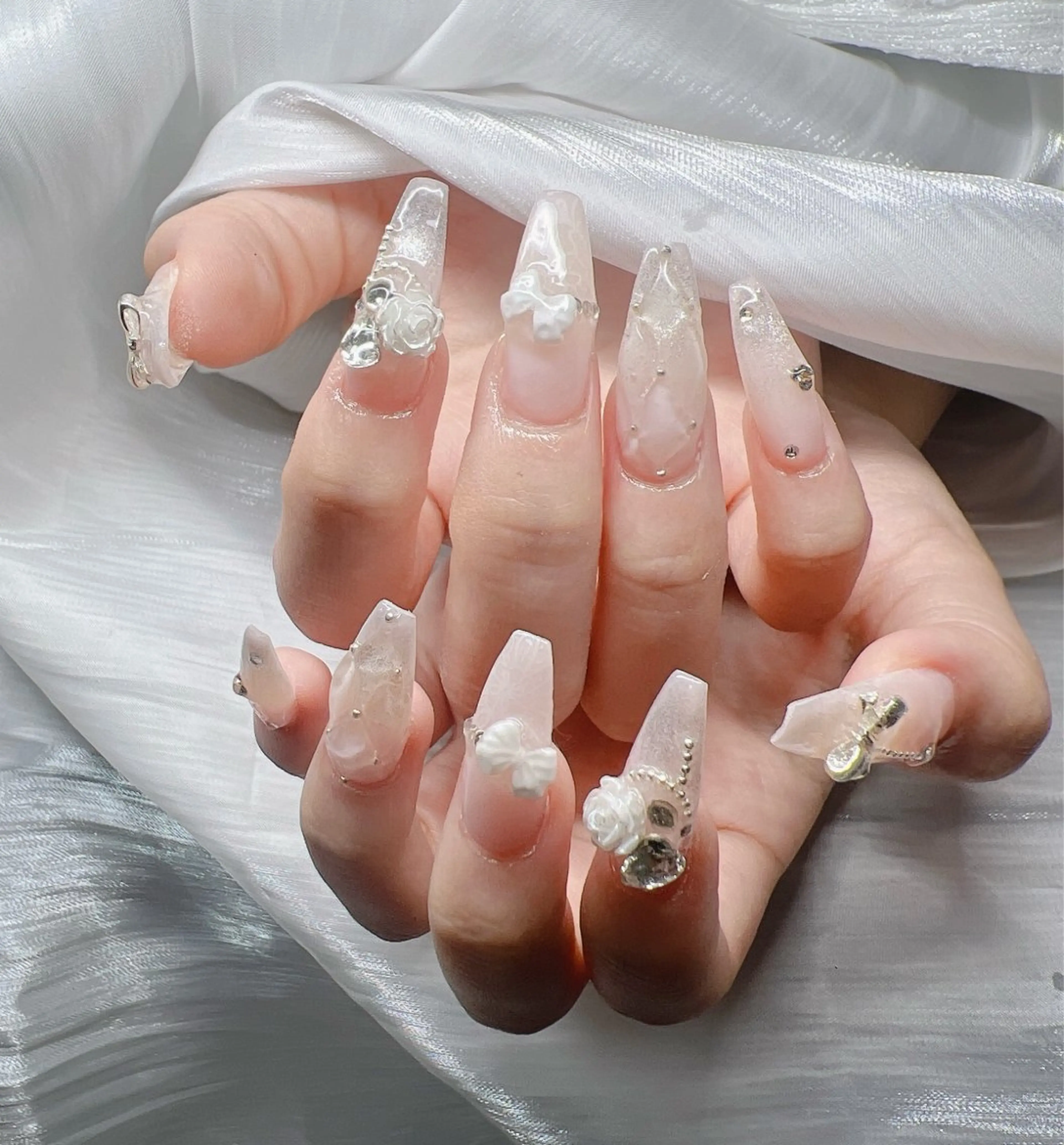 ネイル ハンドネイル Lee Nailsのネイルデザイン