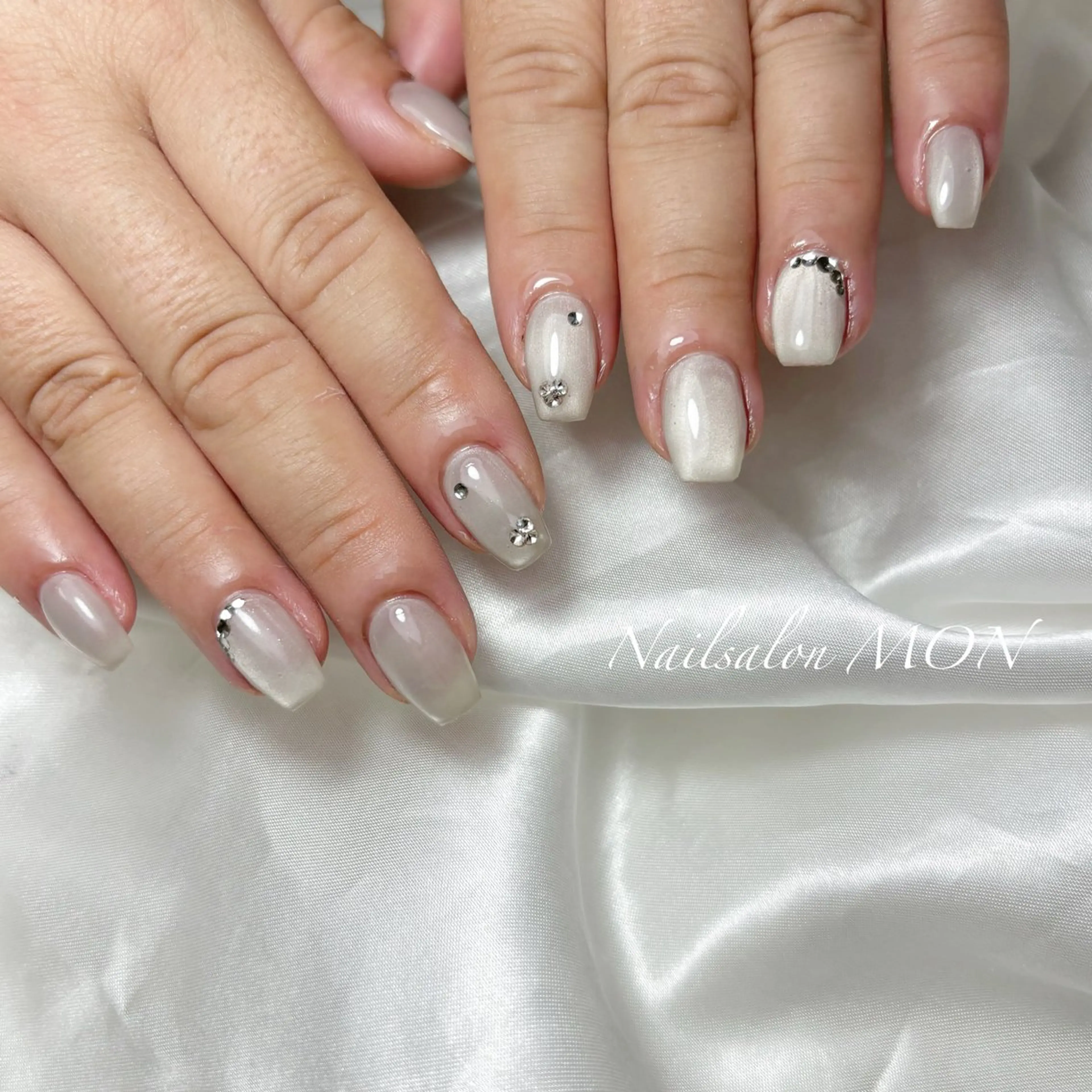 ネイル ストーンネイル ハンドネイル Nailsalon MONのネイルデザイン