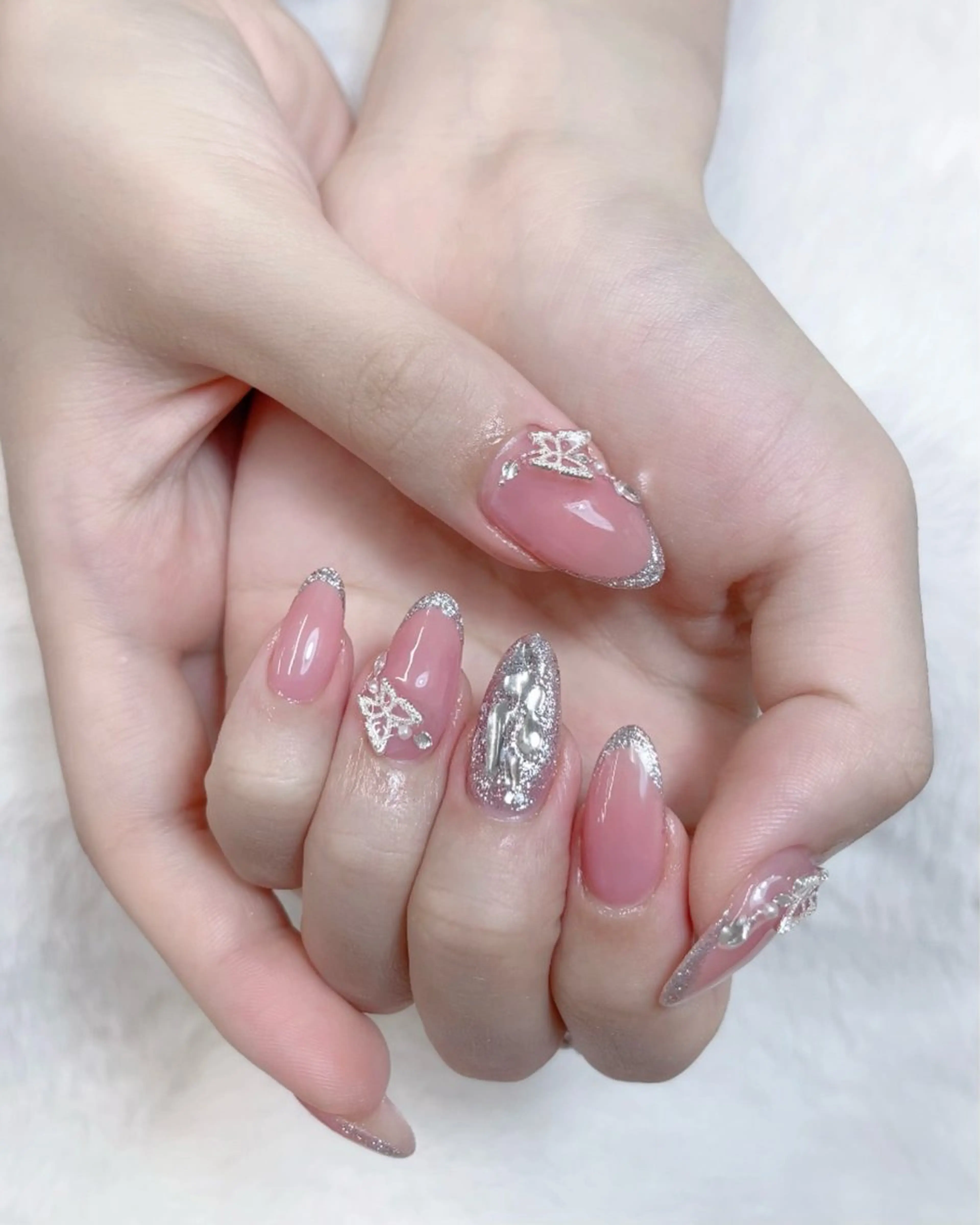 ネイル チークネイル キラキラネイル 韓国ネイル ワンホンネイル ハンドネイル ハンドケア Speraネイル 大宮店🎀のネイルデザイン