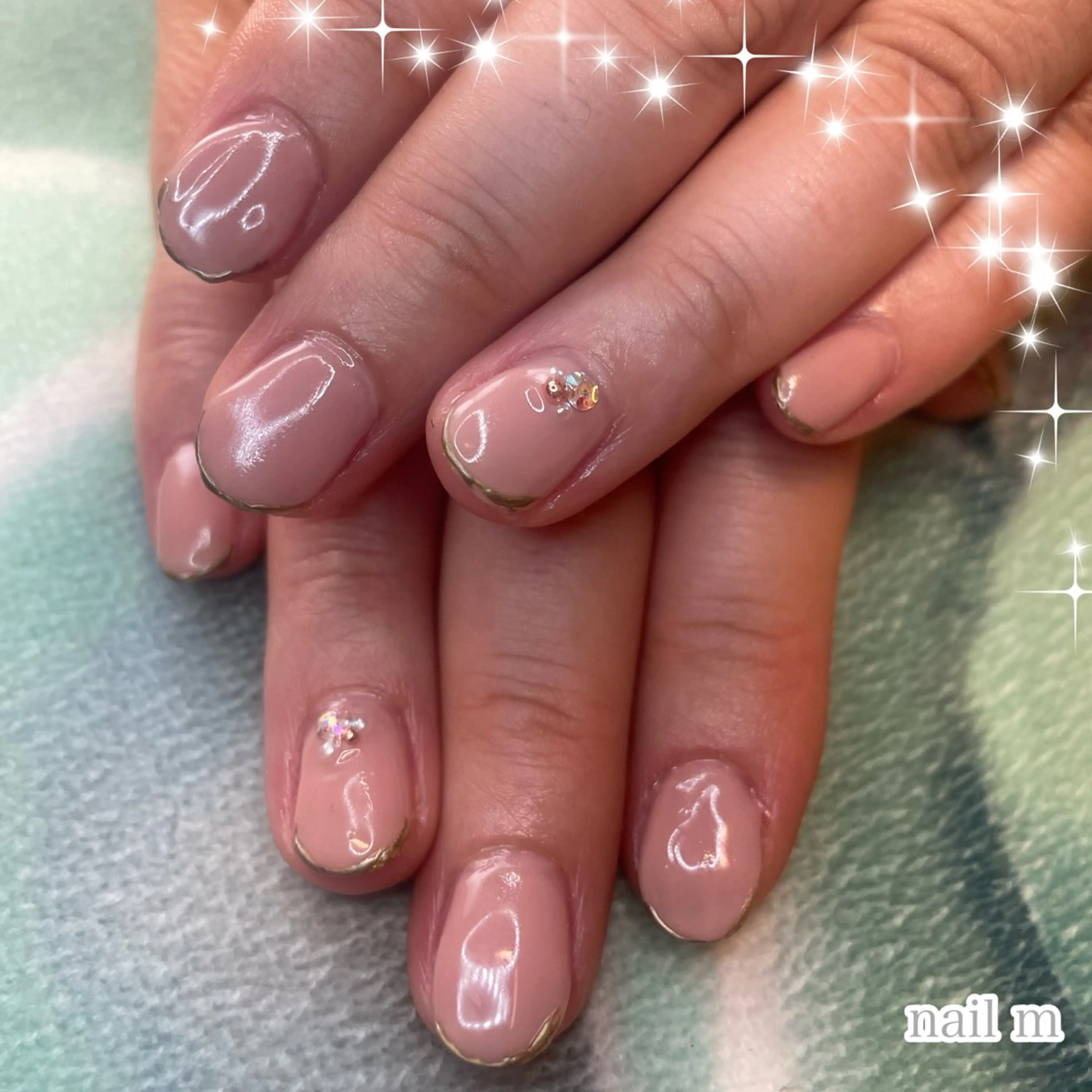 ネイル ジェルネイル ゴールド ワンカラーネイル ピンク ピンクベージュ NAIL★M 真紀のネイルデザイン