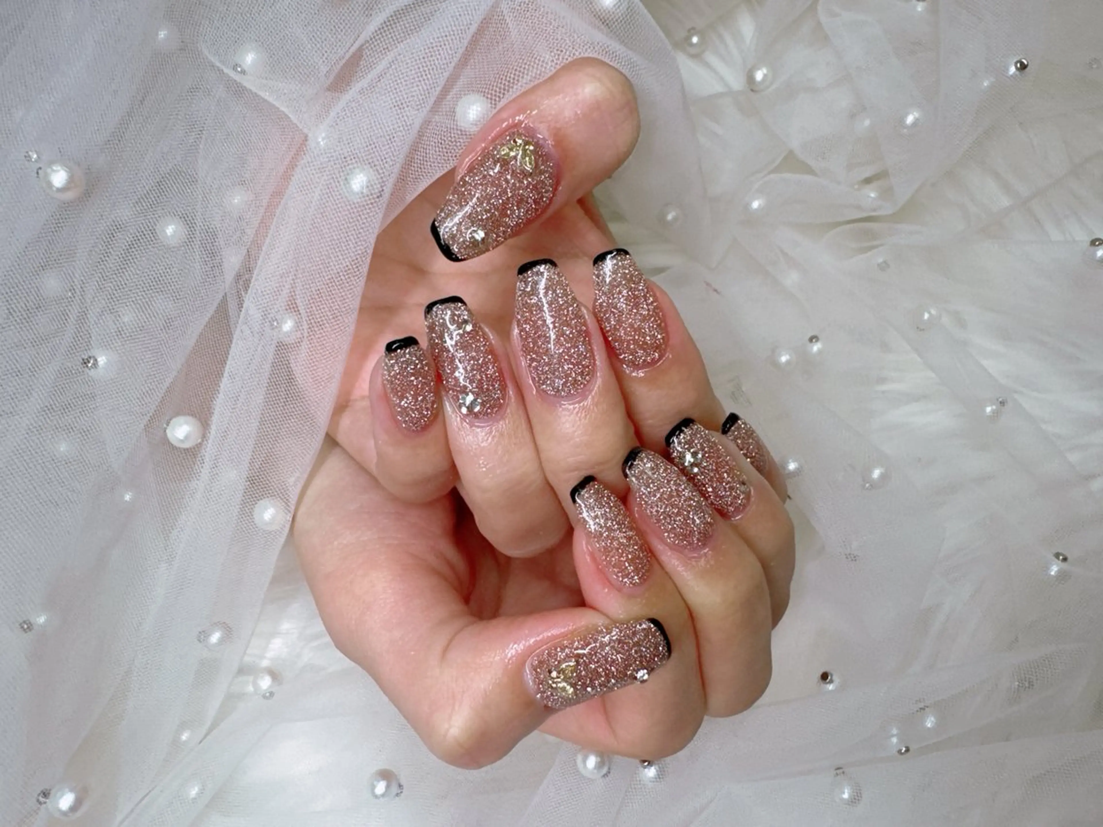 ネイル 成人式 フレンチネイル ジェルネイル ガラスフレンチ 韓国ネイル ハンドネイル Queeens nailのネイルデザイン