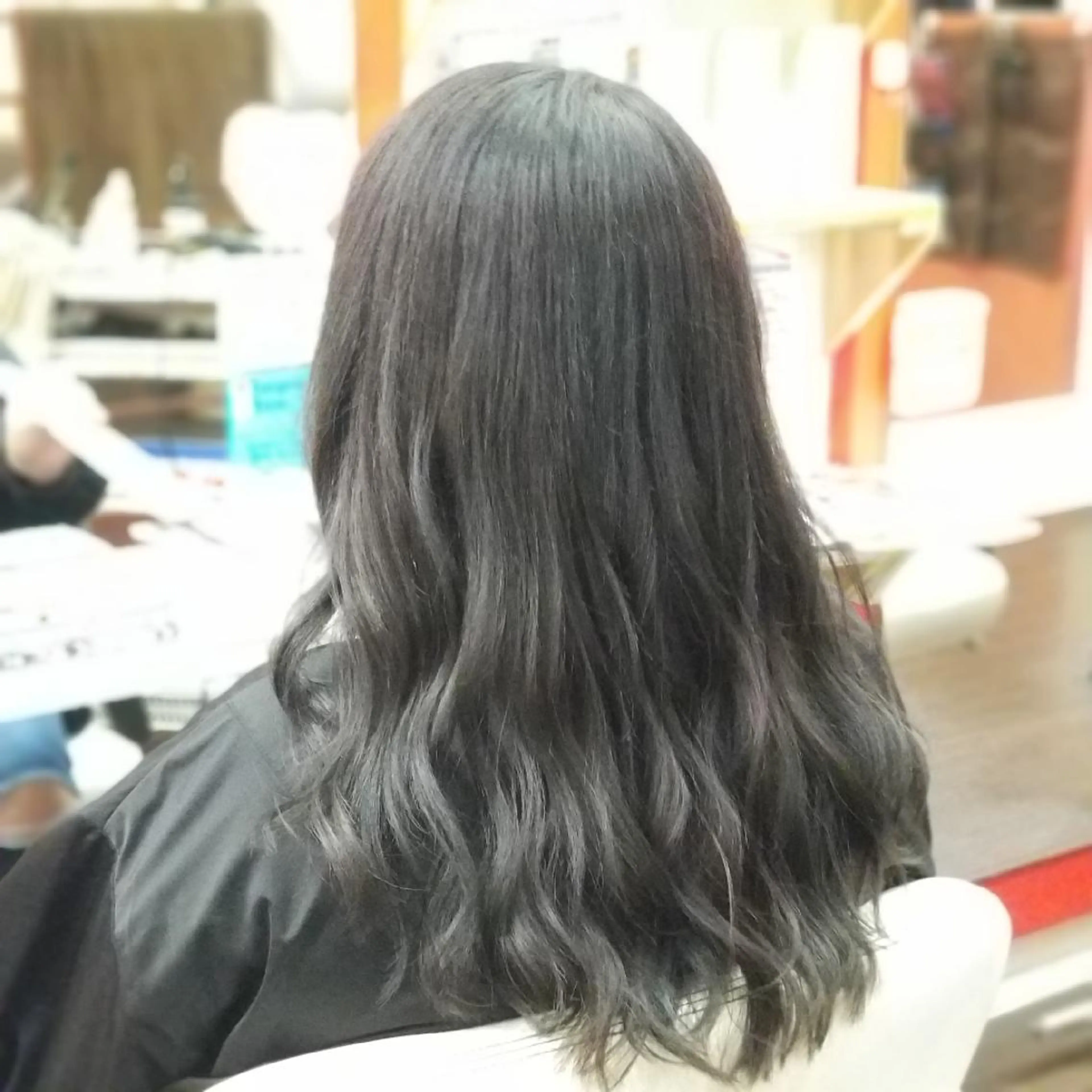 セミロング ヘアカラー 植田 /エクステ /ブリーチ/髪質改善のヘアスタイル